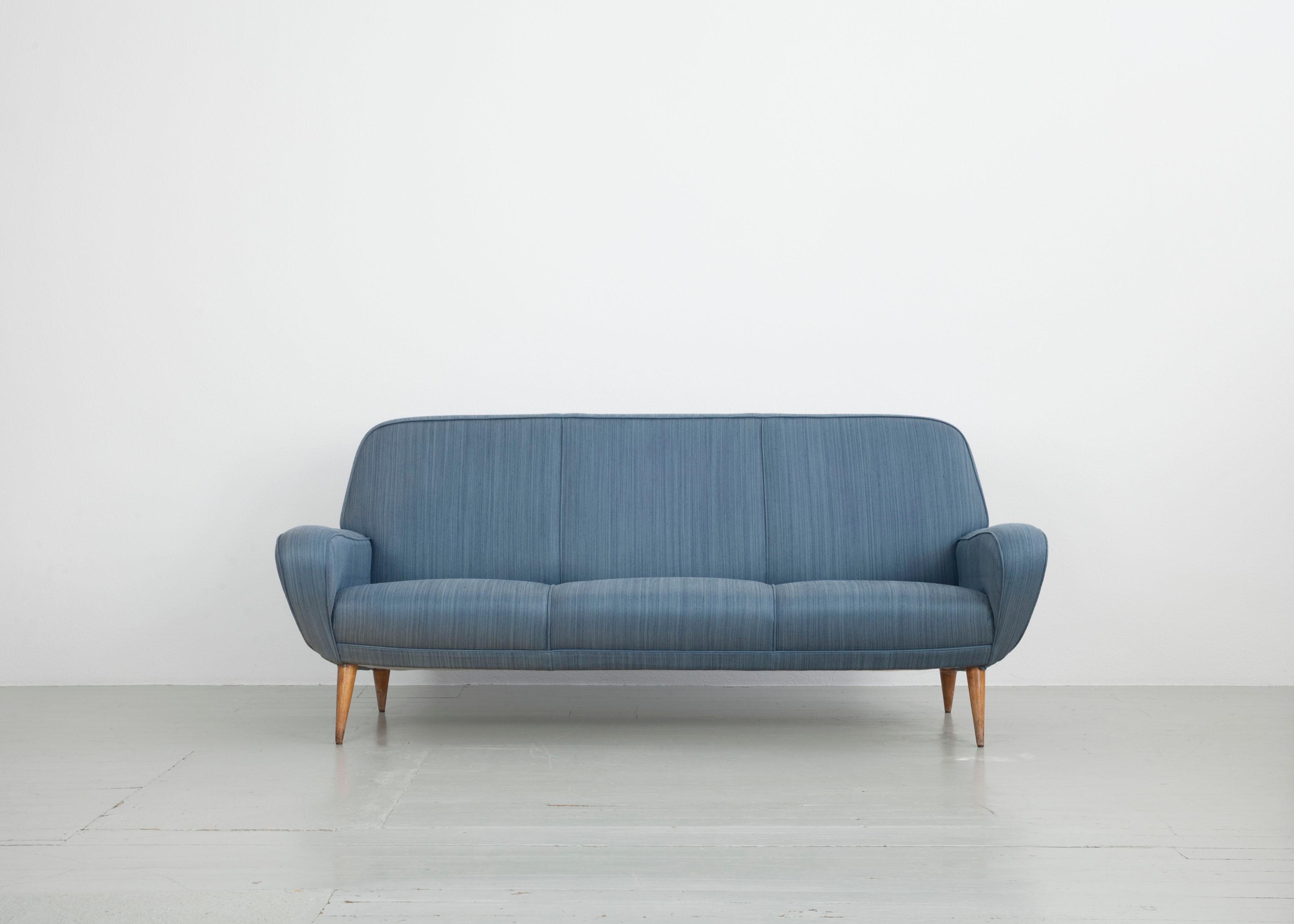 3-Sitz-Sofa Modell „830“ im Design Gianfranco Frattini, Cassina, 1950er Jahre im Zustand „Gut“ im Angebot in Wolfurt, AT
