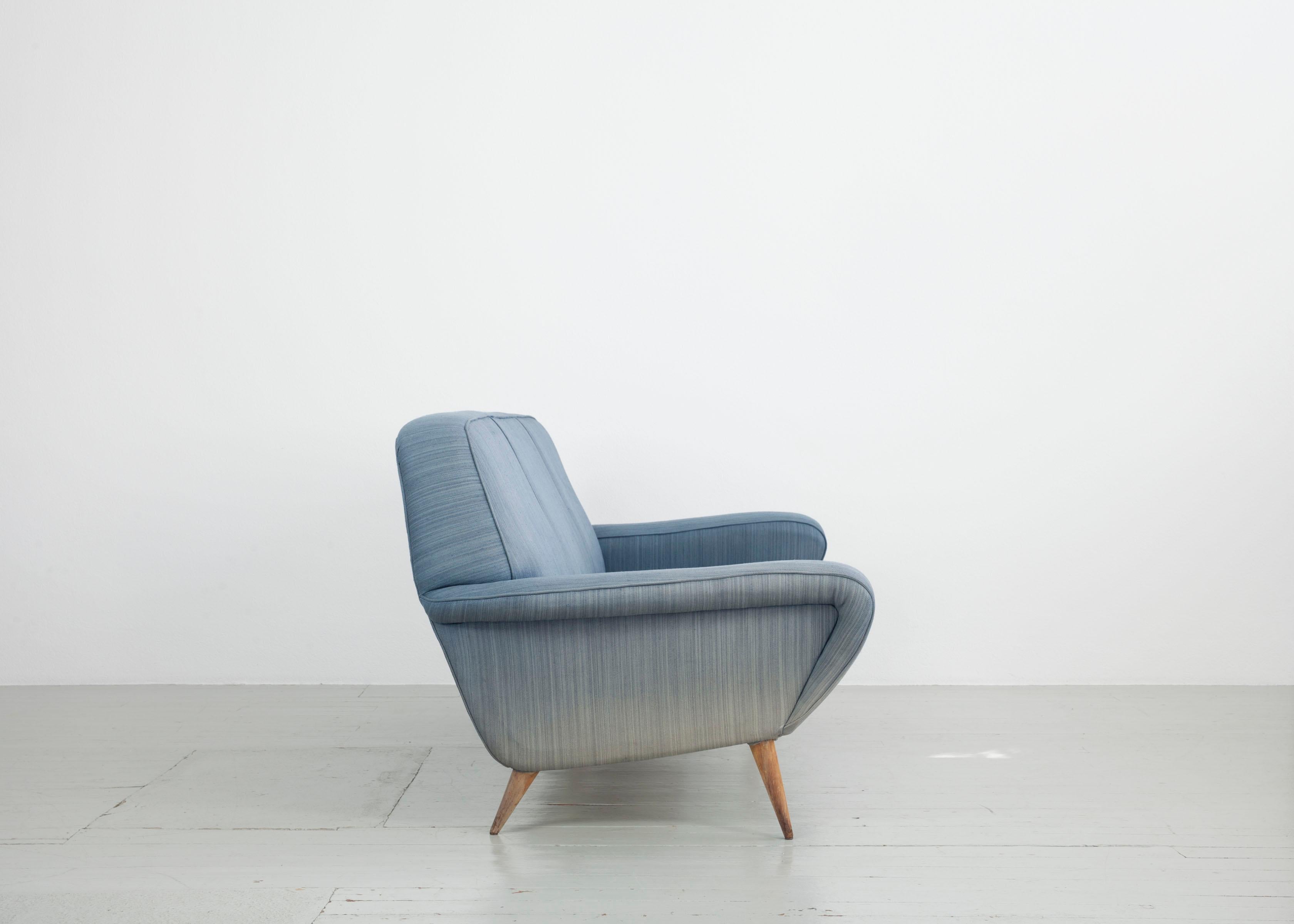3-Sitz-Sofa Modell „830“ im Design Gianfranco Frattini, Cassina, 1950er Jahre (Mitte des 20. Jahrhunderts) im Angebot