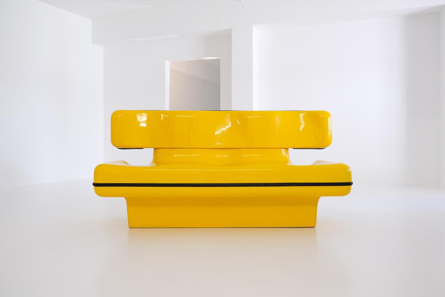 this 3-seater bench was designed around 1970 by dominique prevot and jean-luc favriau and produced by edition france design. that’s about all we know about these benches and their designers (and that there are different spellings of their names.)
