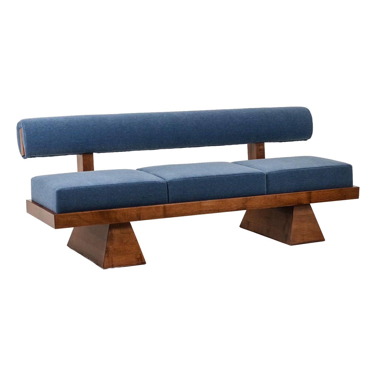 Banquette 3 places en bois de frêne clair et velours mohair bleu, style contemporain