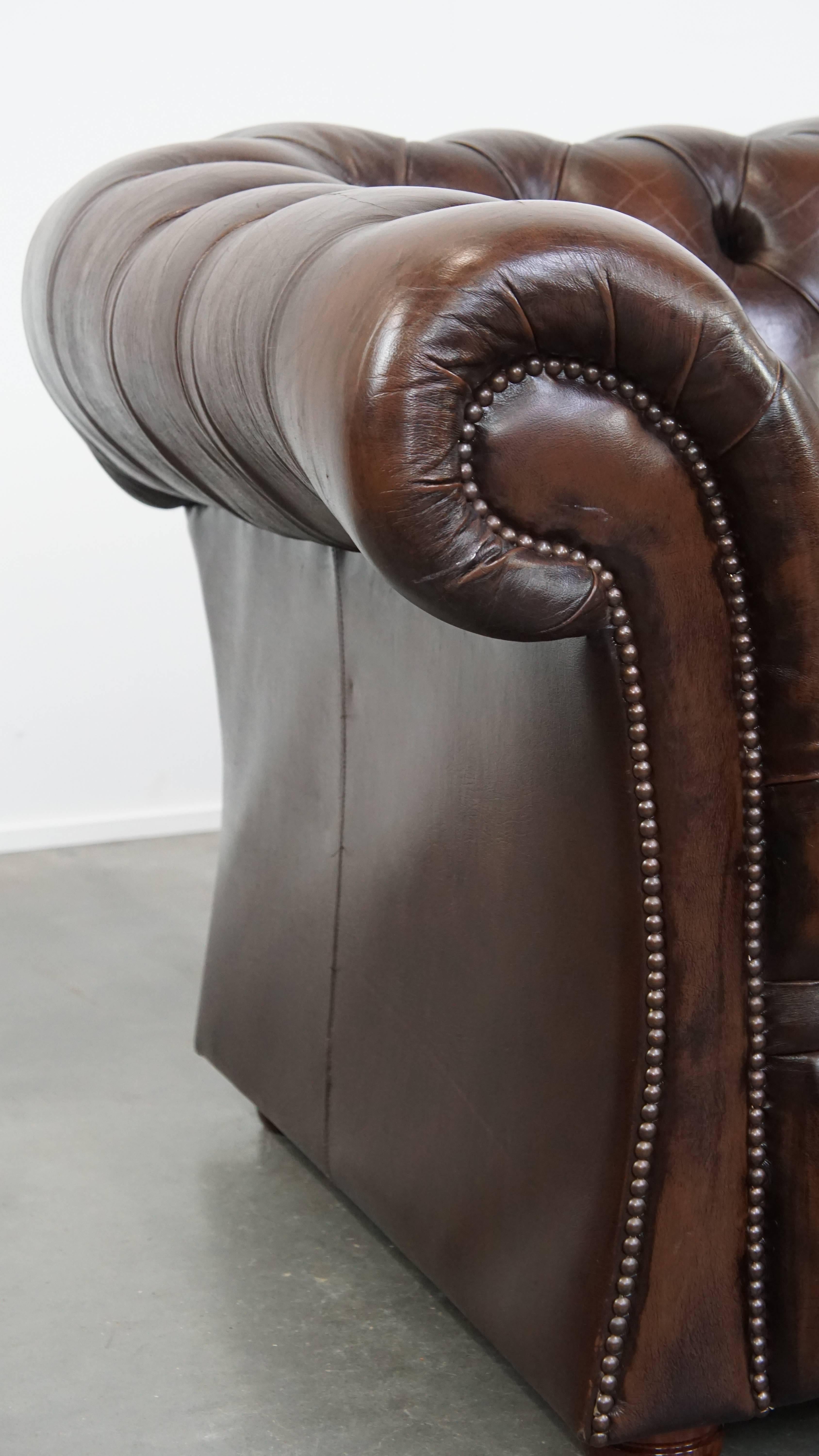 Sofá Chesterfield de 3 plazas en piel de vaca de estilo inglés en venta 6