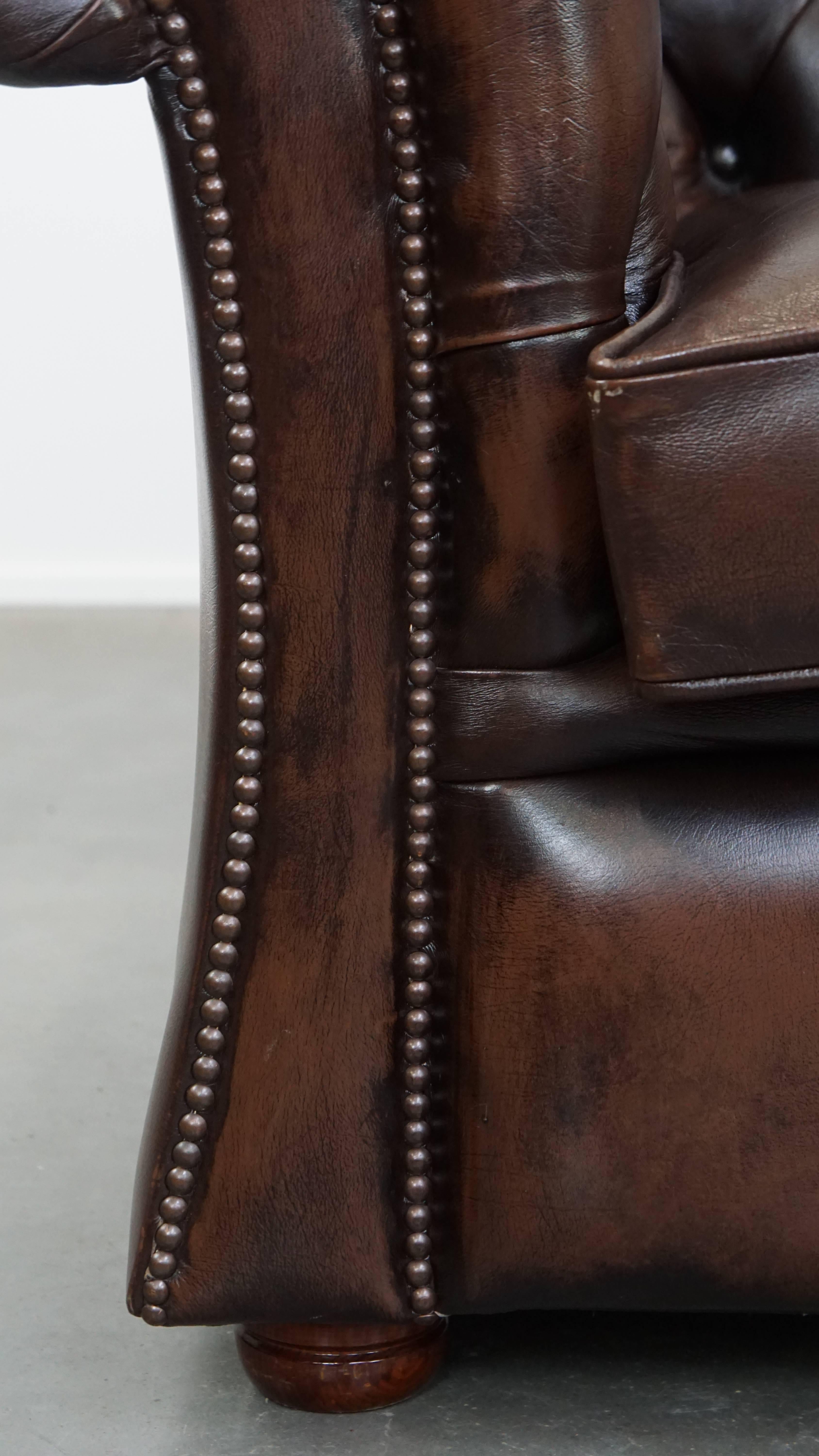 Sofá Chesterfield de 3 plazas en piel de vaca de estilo inglés en venta 7