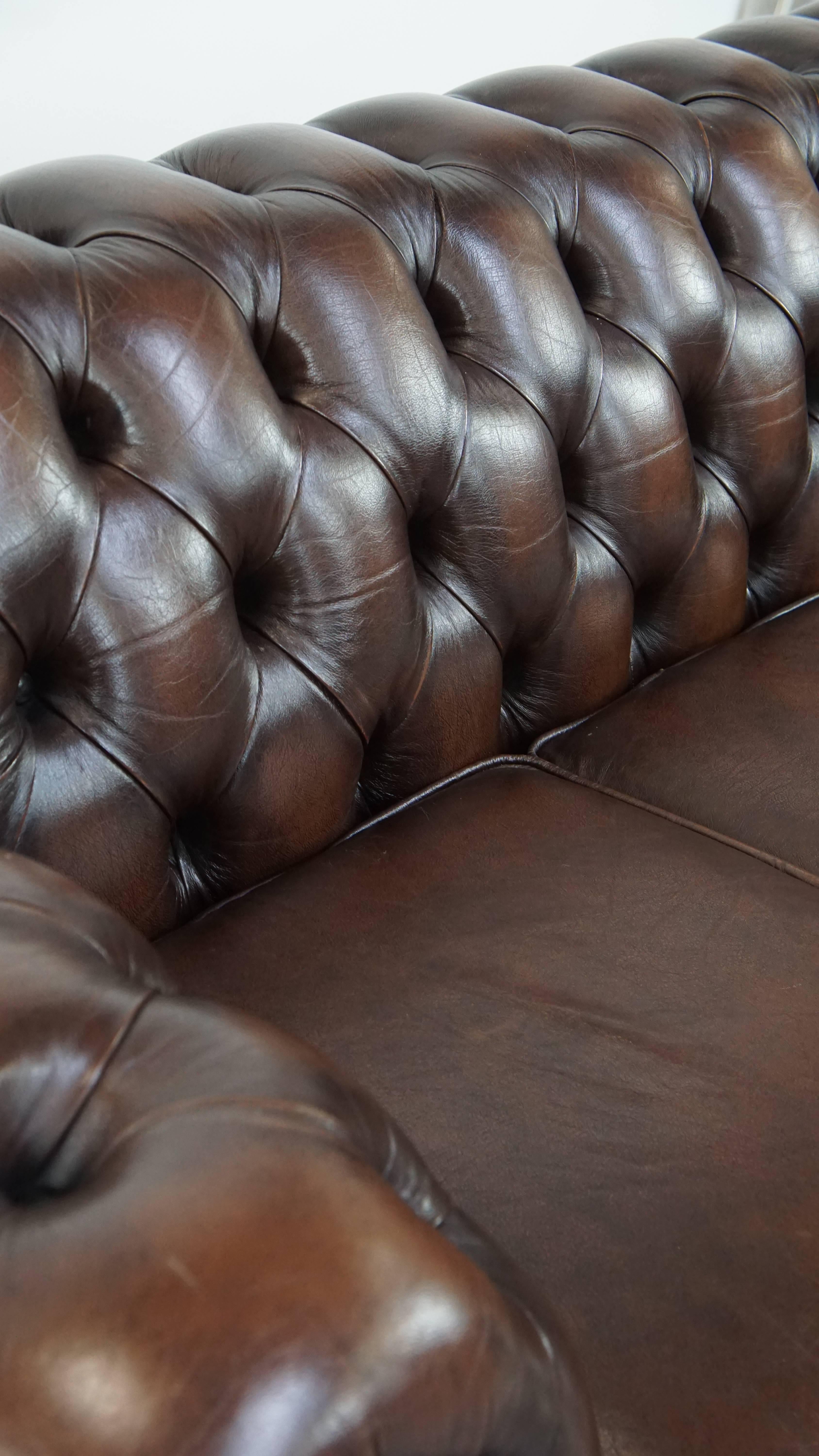 Sofá Chesterfield de 3 plazas en piel de vaca de estilo inglés en venta 3