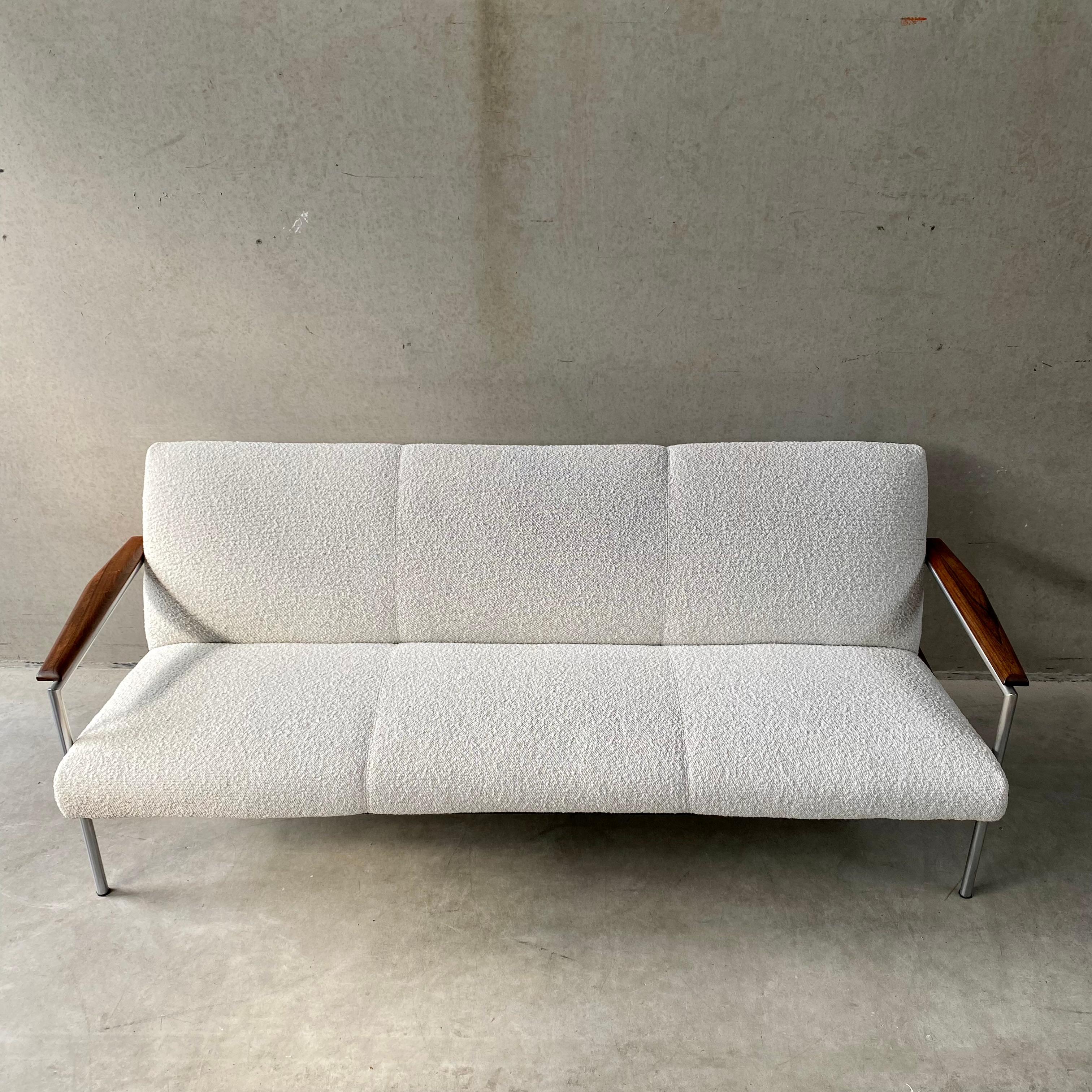 3-seater sofa by TOPFORM new bouclé upholstery Italian Walnut, Netherlands 1970s For Sale 4