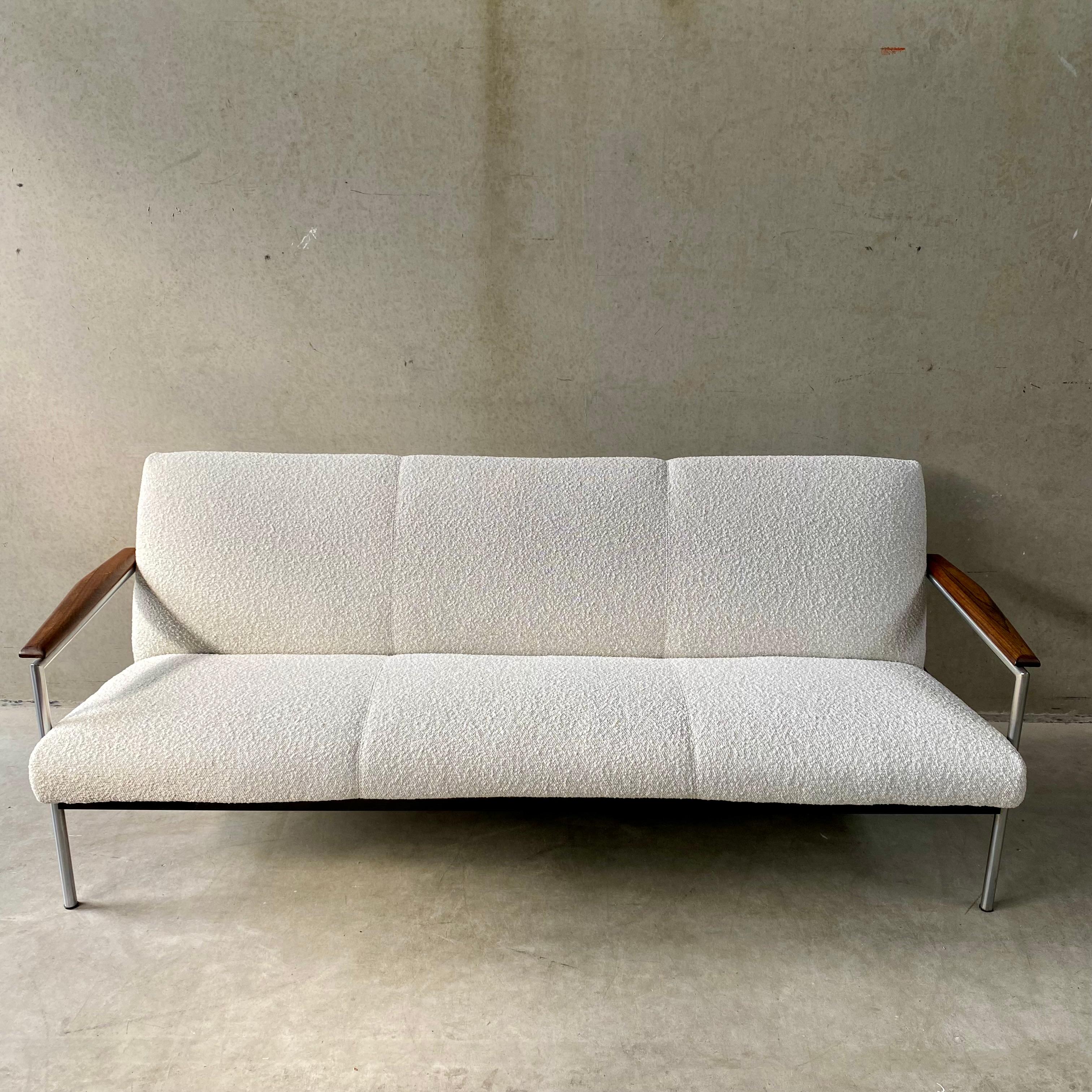 3-seater sofa by TOPFORM new bouclé upholstery Italian Walnut, Netherlands 1970s For Sale 7