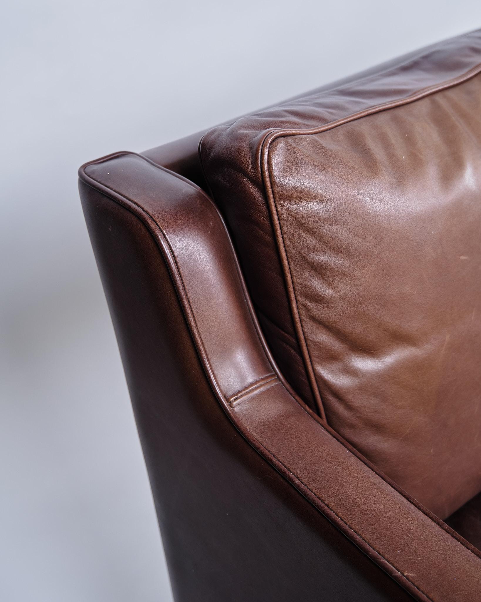 Fine XX secolo Divano a 3 posti in pelle marrone, design danese degli anni '70 in vendita