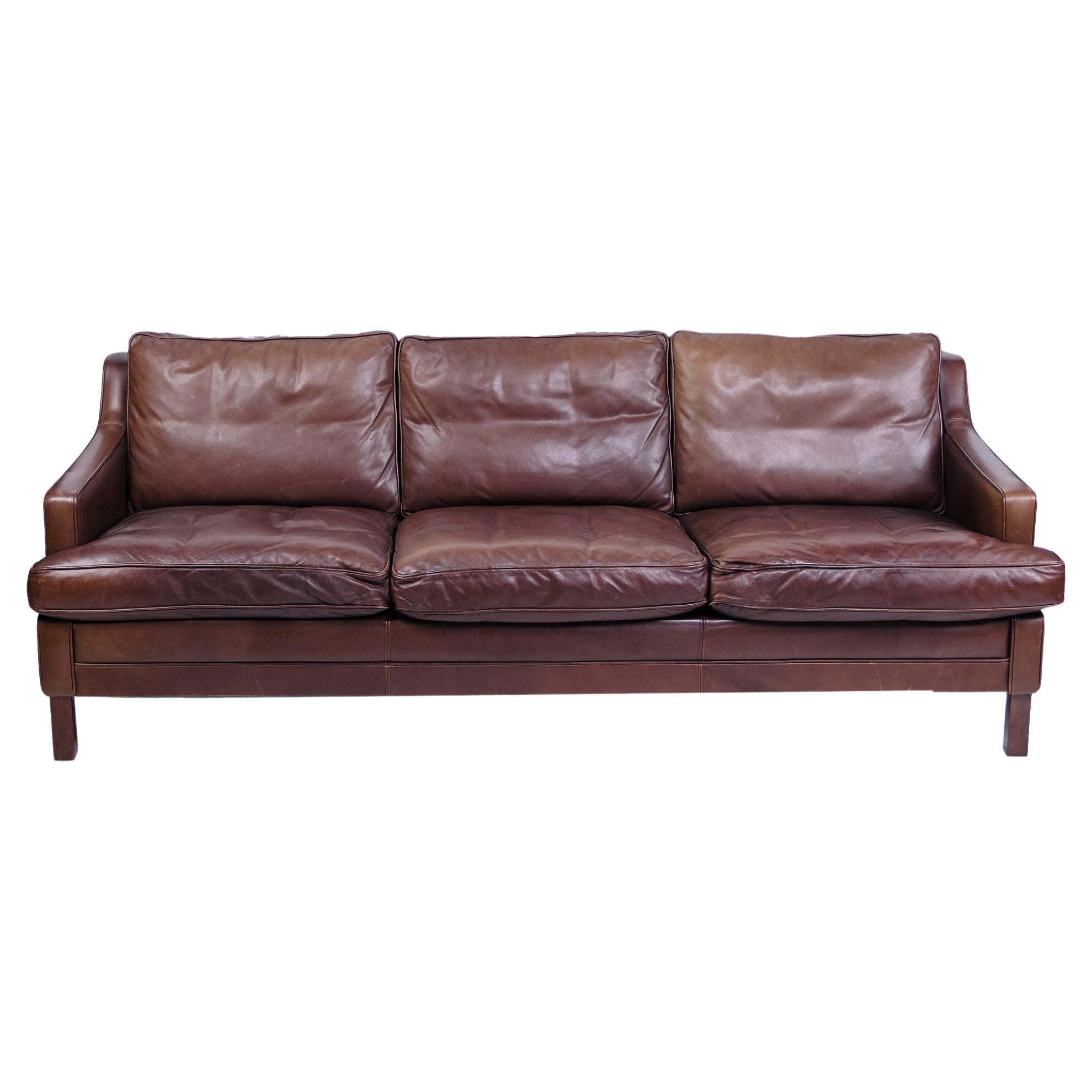 Divano a 3 posti in pelle marrone, design danese degli anni '70