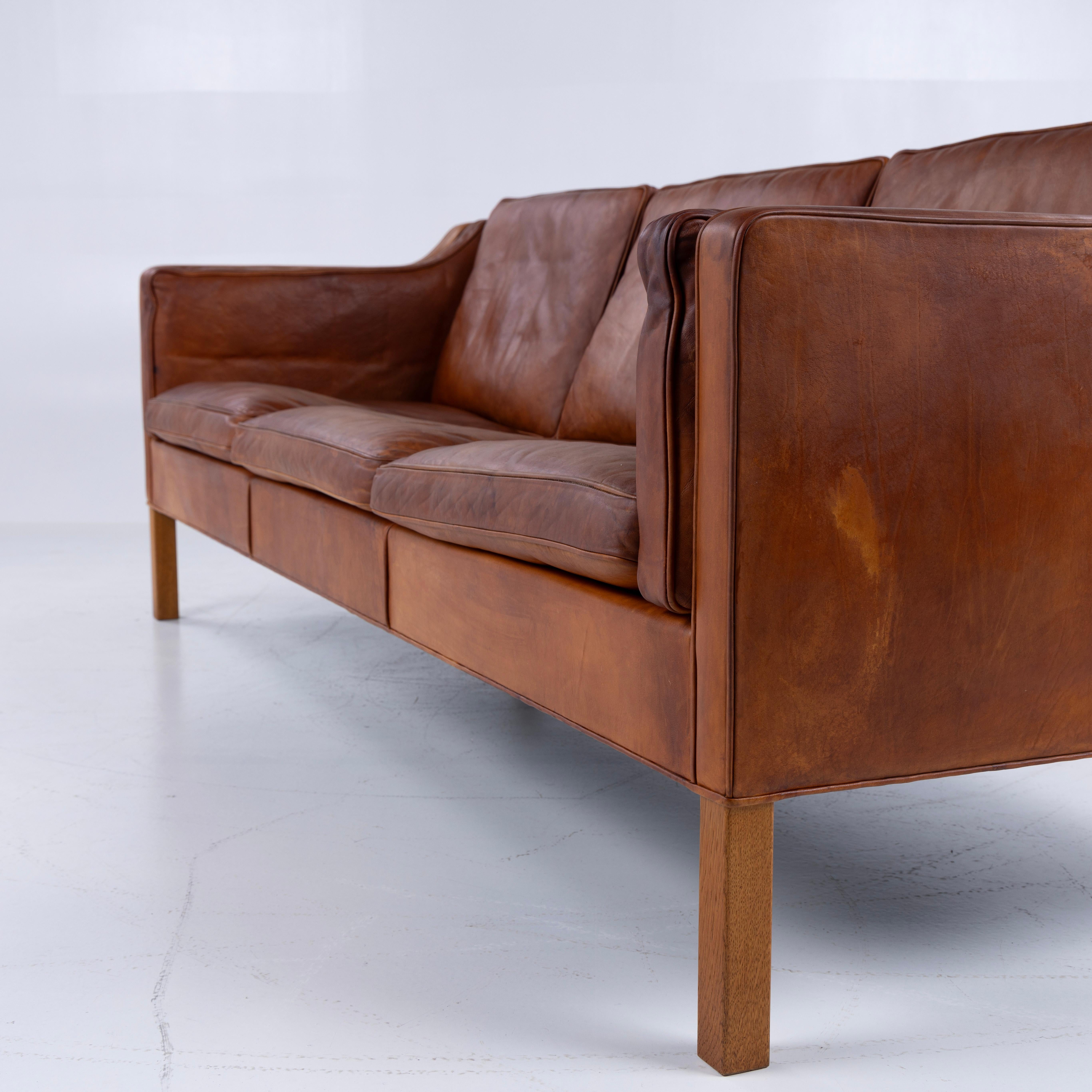 20th Century 3-seater sofa in patinated natural leather by Børge Mogensen