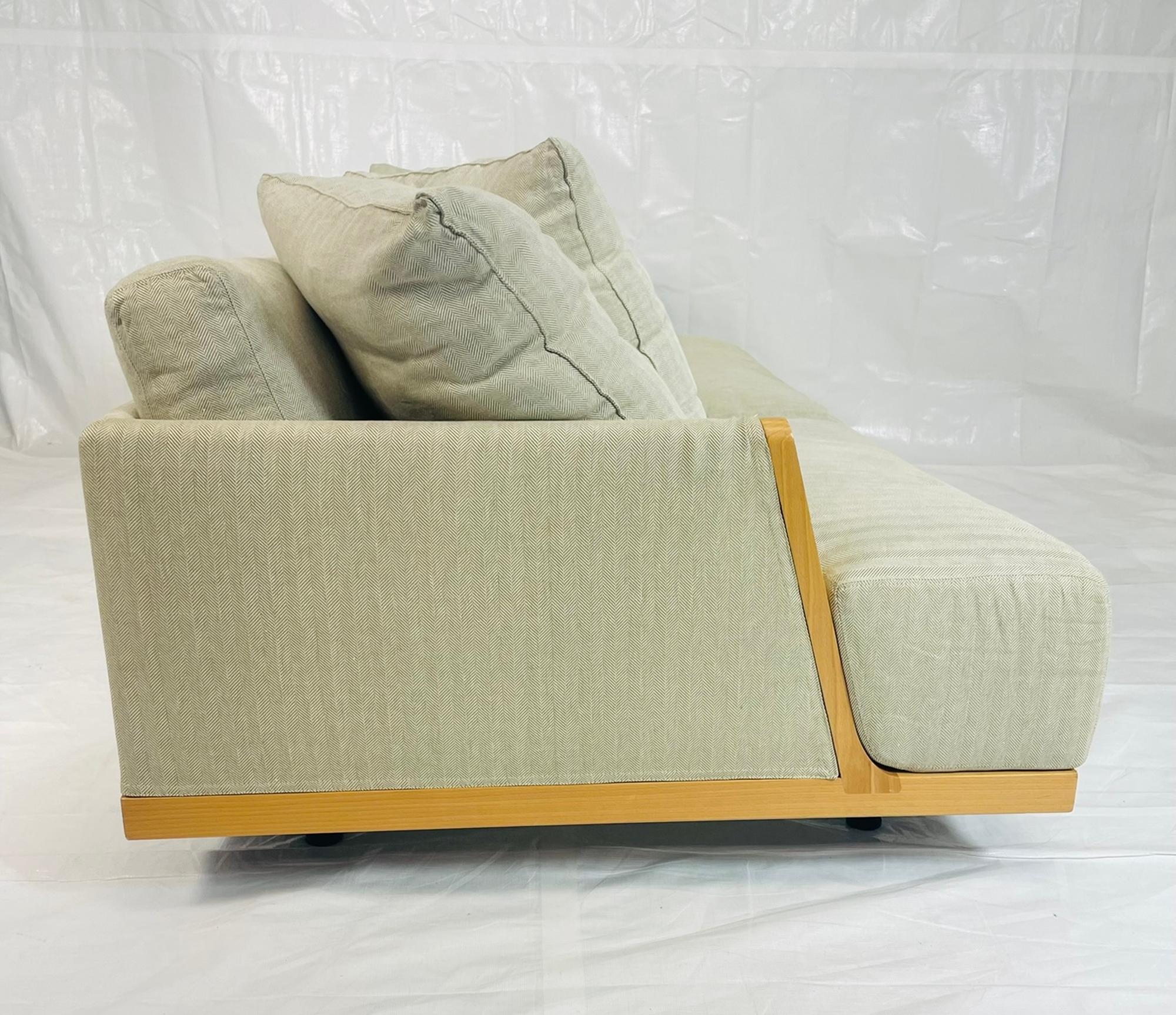 Fait main 3 Seater Sofa made in Italy by Antonello Mosca for Giorgetti, Italian Modern en vente