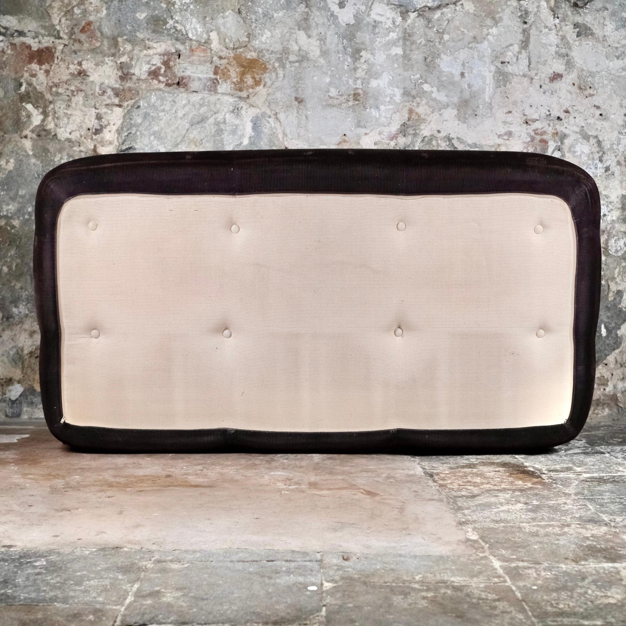 Sofá 3 plazas original de pana marrón de Ligne Roset, fabricado en Francia, años 70 11