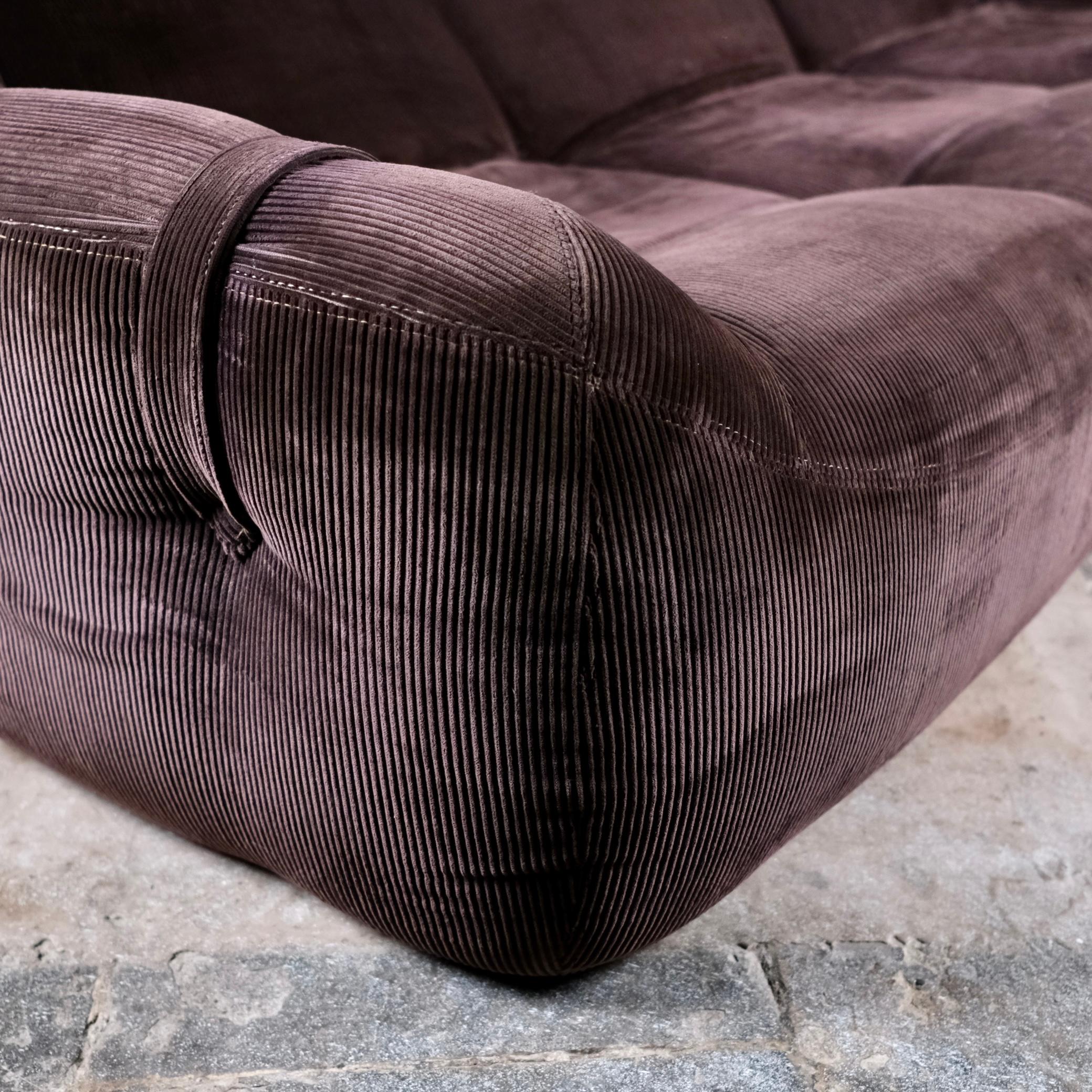 Sofá 3 plazas original de pana marrón de Ligne Roset, fabricado en Francia, años 70 1
