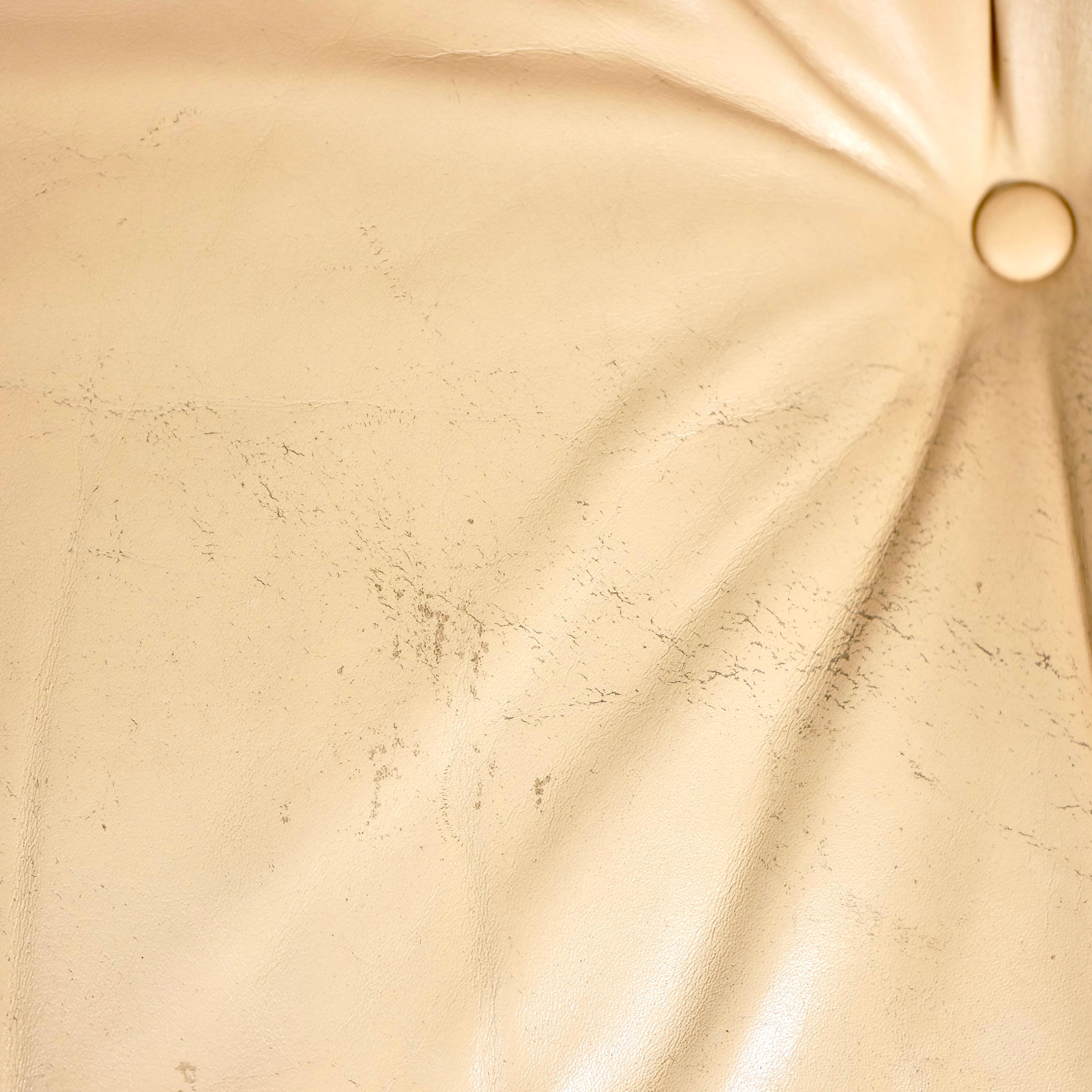 3-seats scandinavian leather sofa by Sven Ellekaer for Coja, 1970s 10