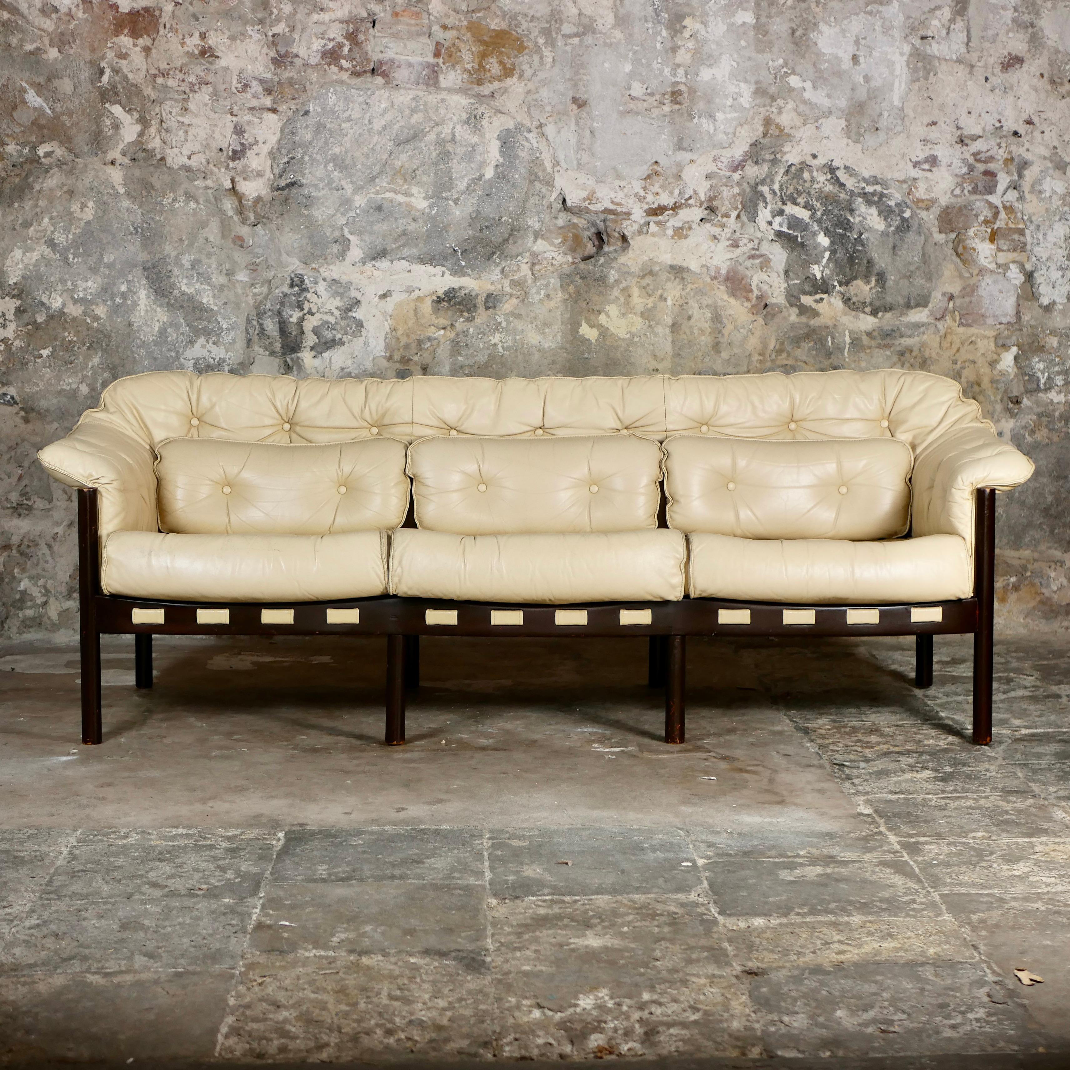 Scandinavian Modern 3-seats scandinavian leather sofa by Sven Ellekaer for Coja, 1970s