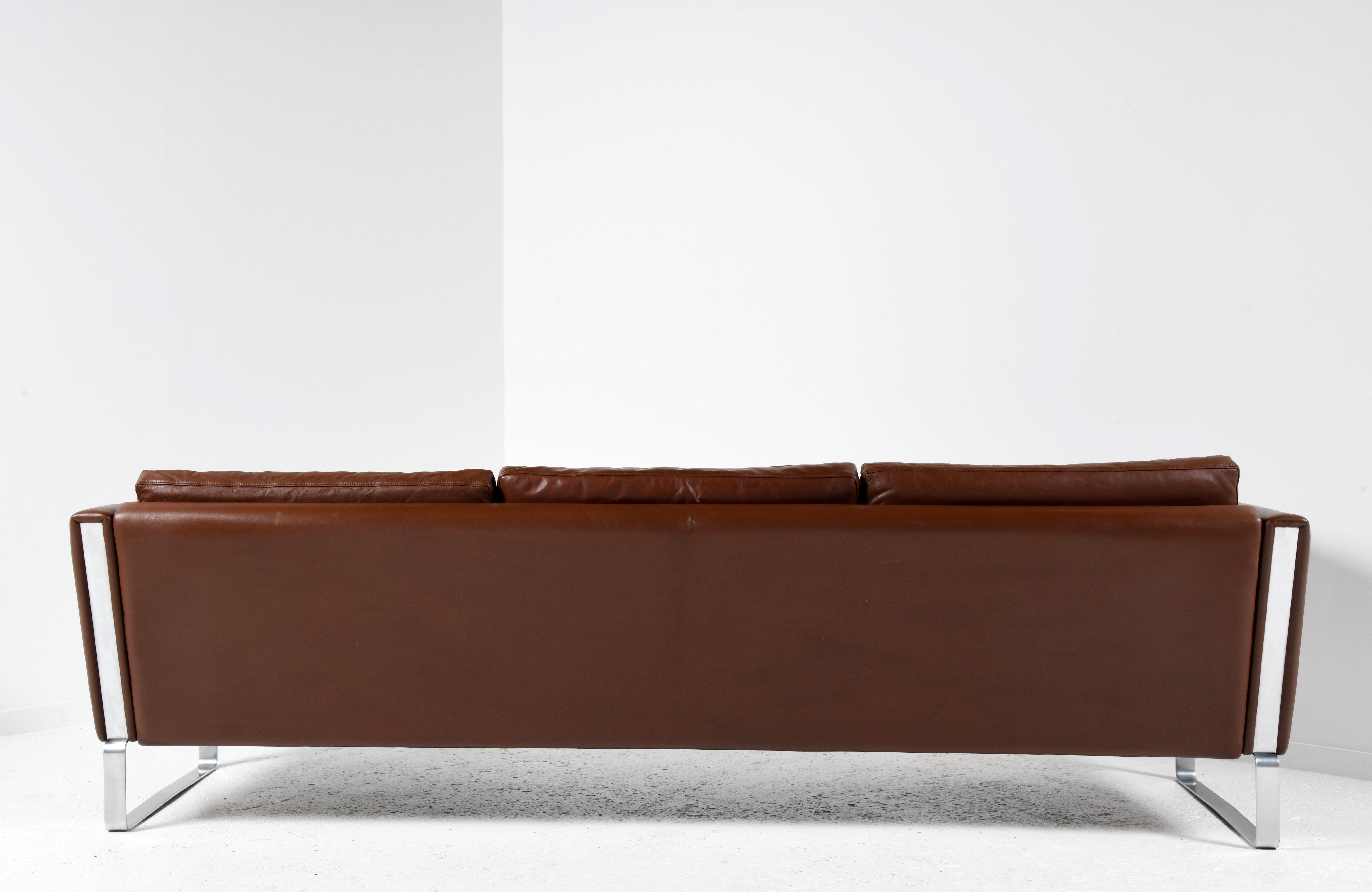 Late 20th Century 3 seats sofa brown leather JH 803 design by Hans Wegner for Johannes Hansen 70s