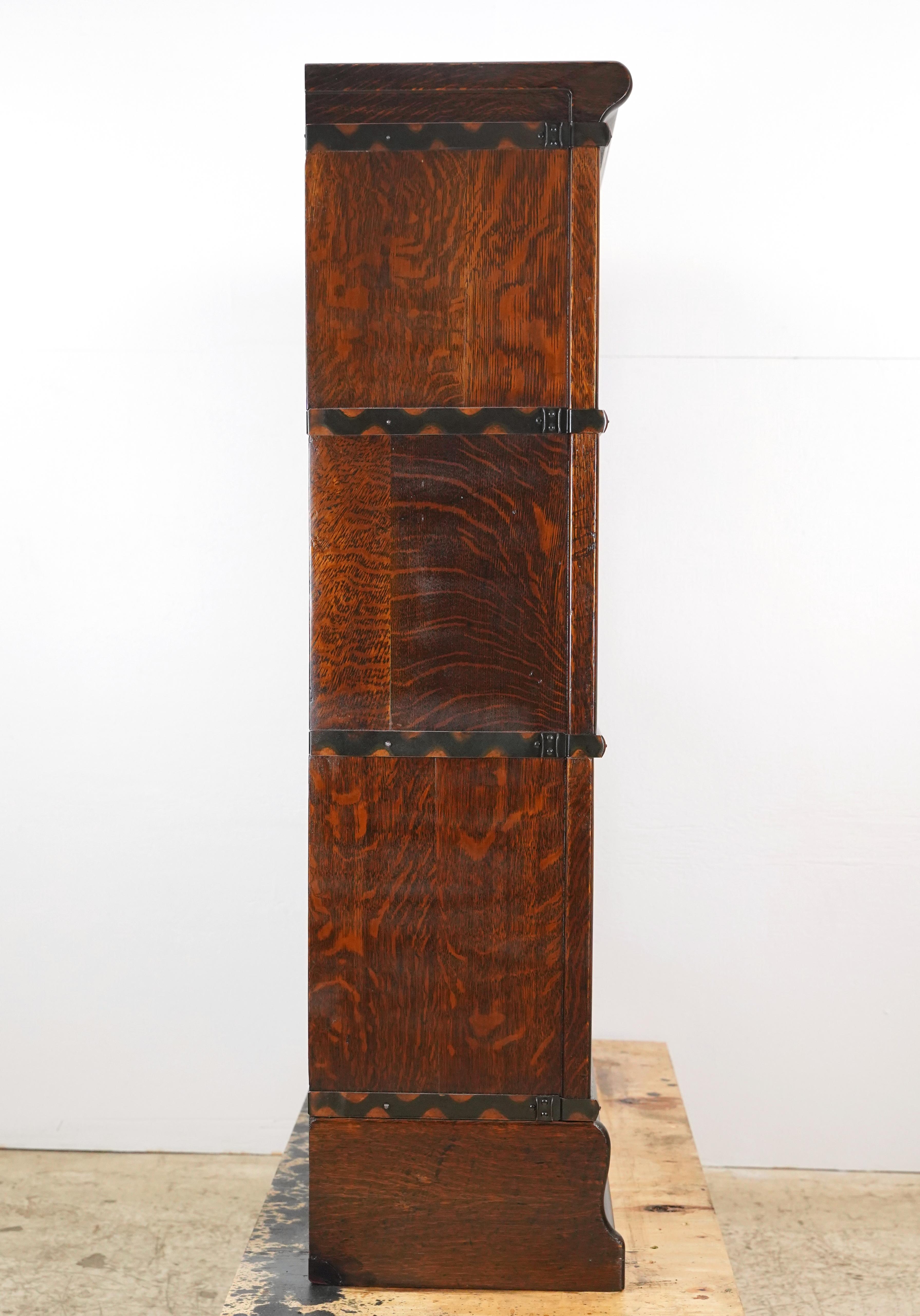 XX secolo Libreria a 3 sezioni in Oak Oak Quartersawn Barrister in vendita
