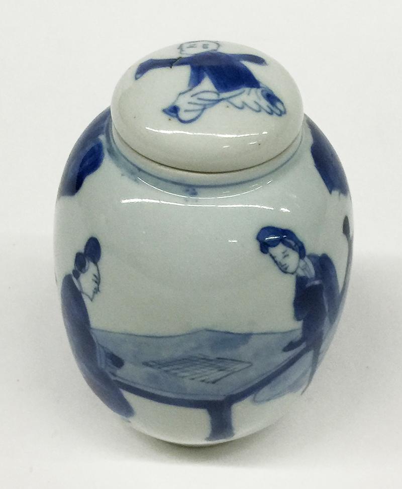 3 Small Chinese Porcelain Lidded Ginger Jars, 18th-19th Century In Good Condition In Delft, NL