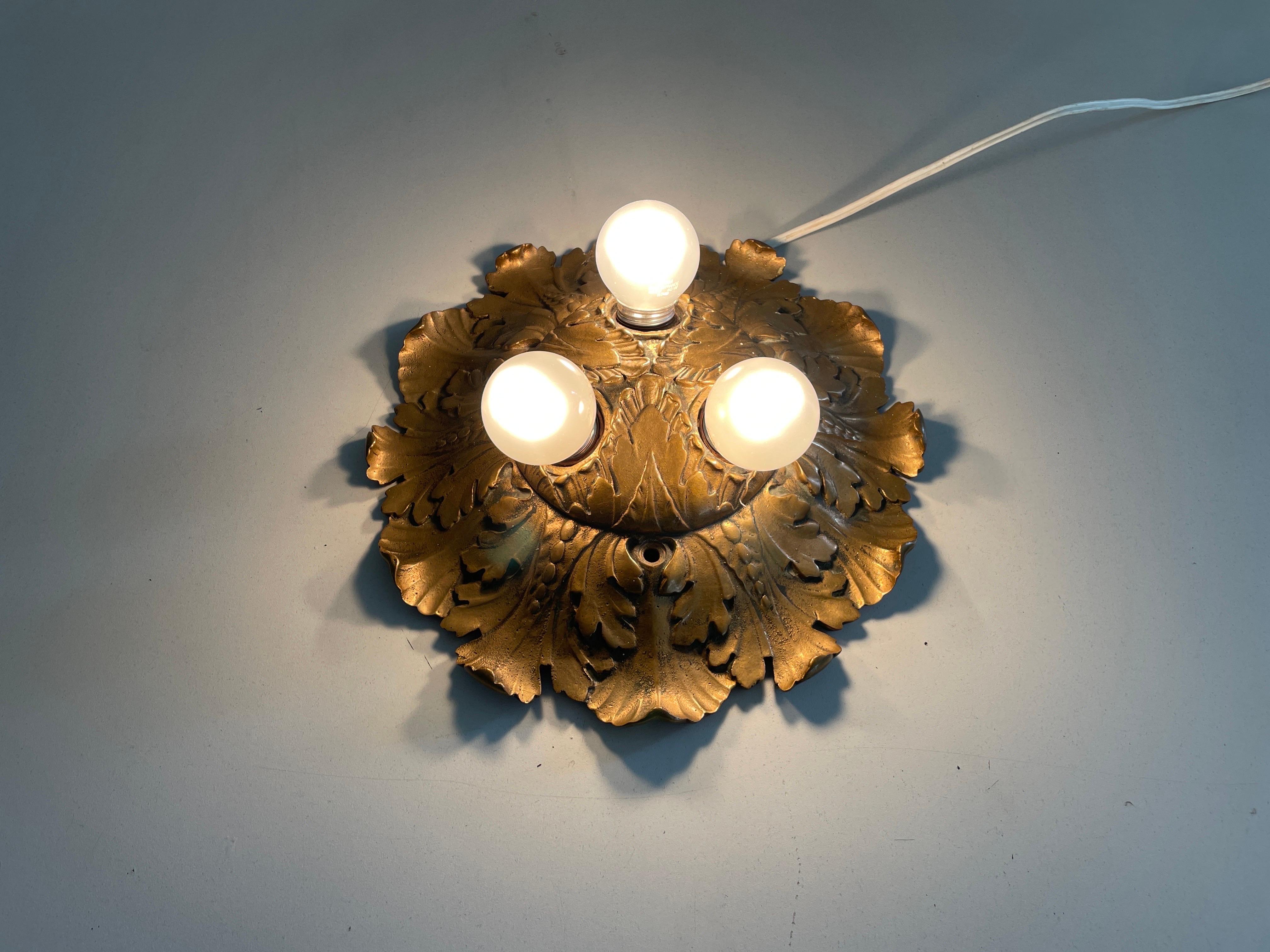 Lampada da soffitto o da parete a 3 prese in bronzo, anni '60, Germania in vendita 5