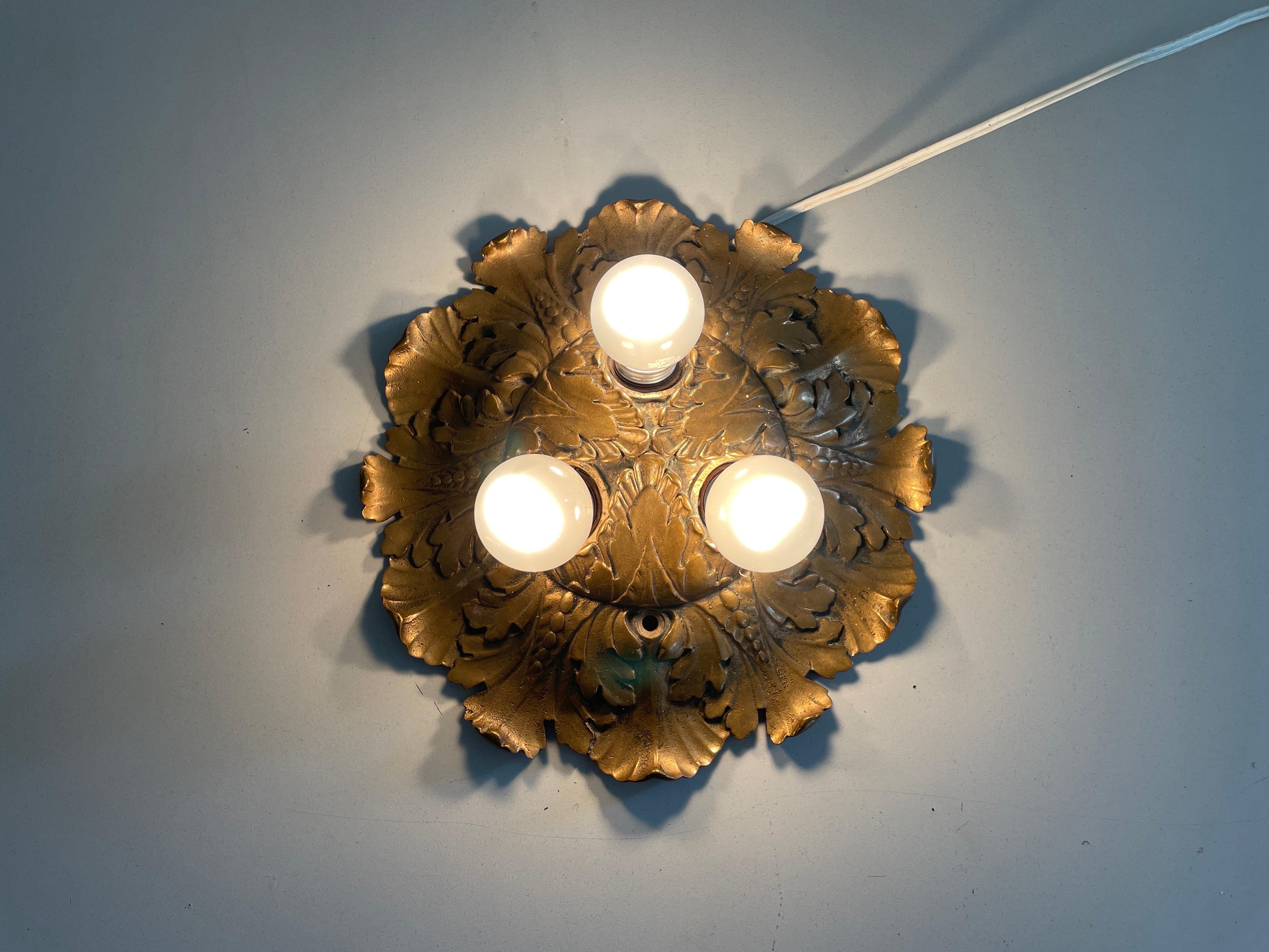 Lampada da soffitto o da parete a 3 prese in bronzo, anni '60, Germania in vendita 6