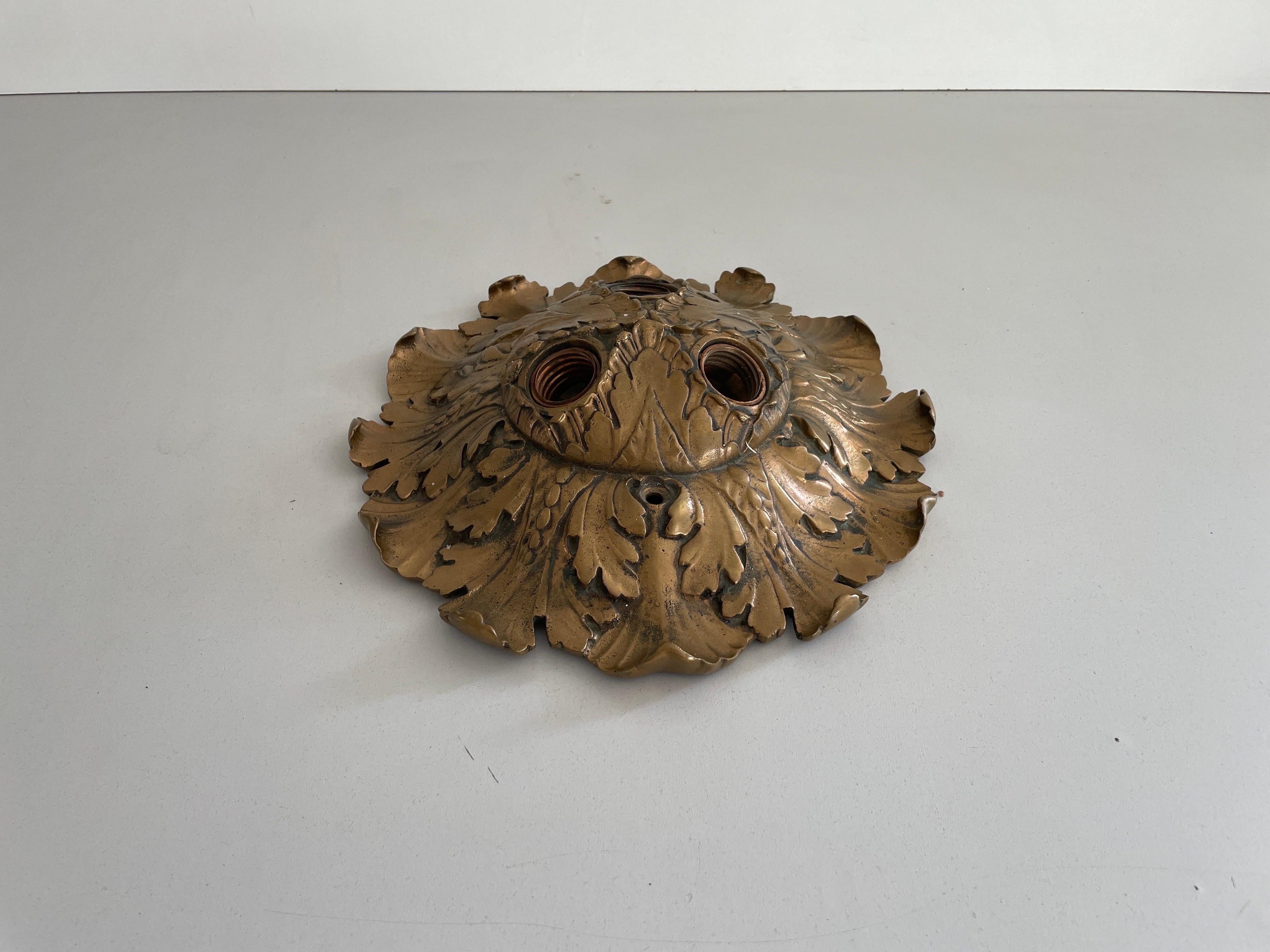 Mid-Century moderno Lampada da soffitto o da parete a 3 prese in bronzo, anni '60, Germania in vendita