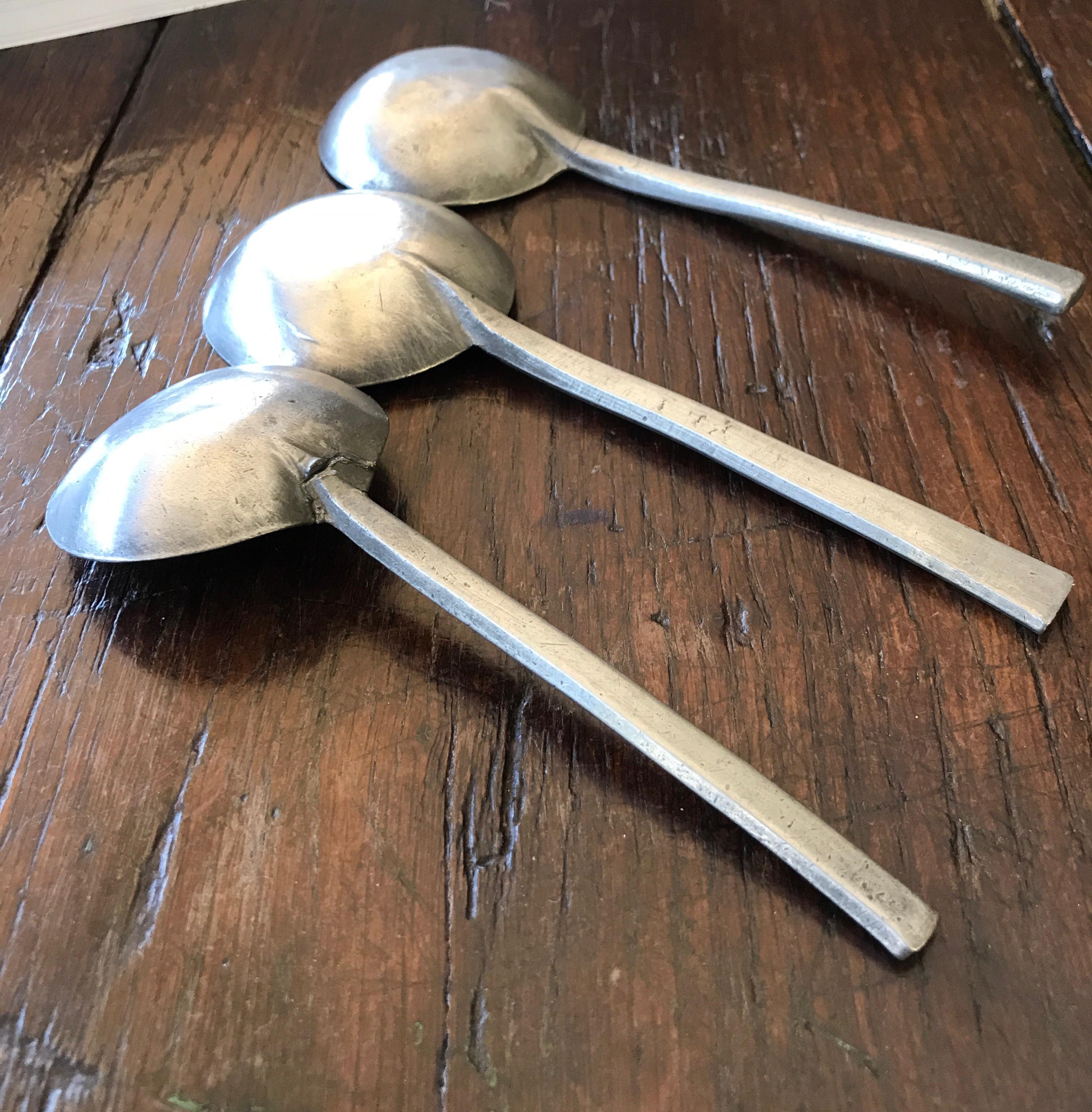 3 Spoons Early 18th Century in Pewter Tin In Good Condition In Diest, Vlaams Brabant