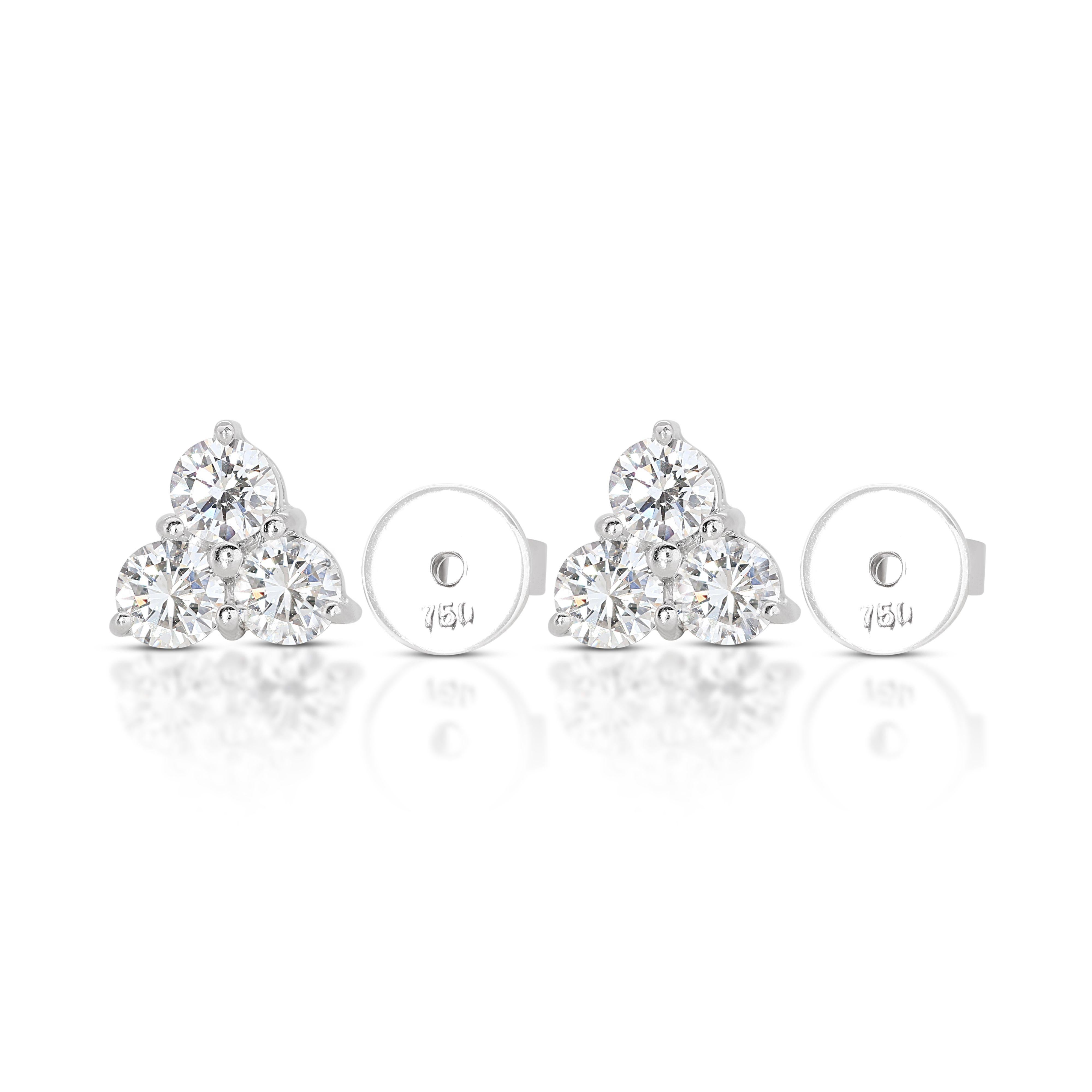 Women's 3-stone 0.90ct Diamond Earrings set in 18K White Gold For Sale