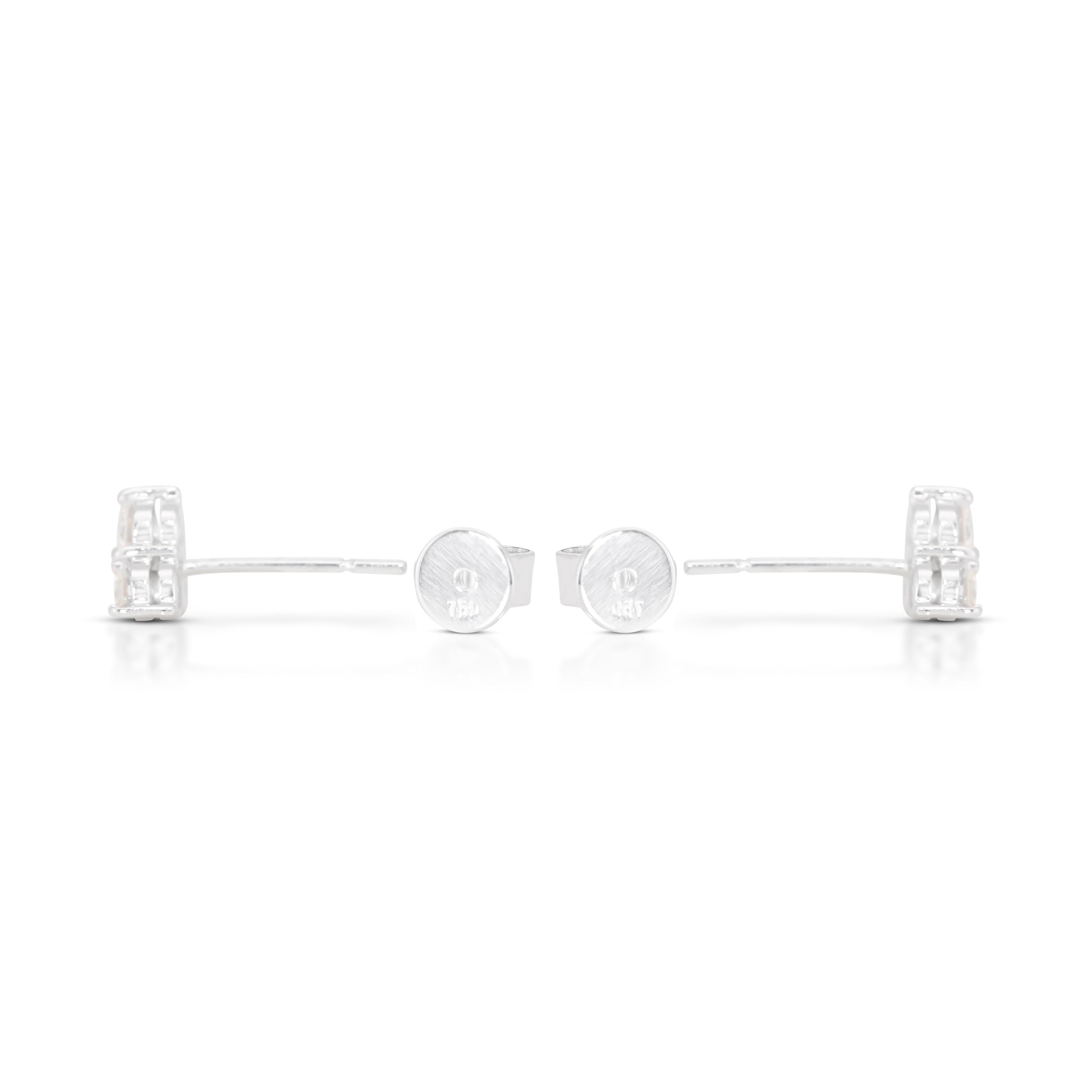 3-stone 0.90ct Diamond Earrings set in 18K White Gold For Sale 1