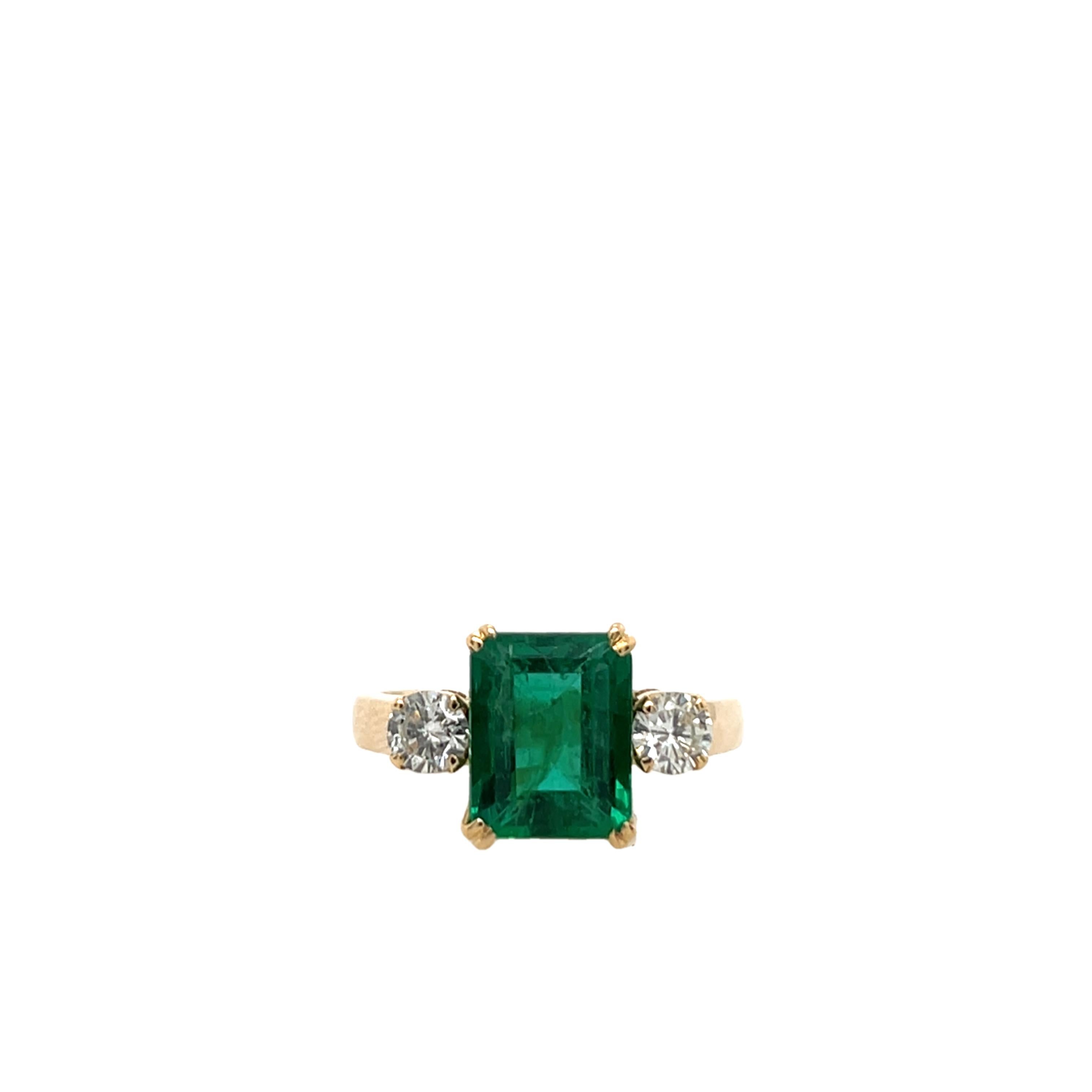 3 Stein 2,20 Karat Smaragd und Diamantring, gefasst in 18 Karat Gelbgold für Damen oder Herren