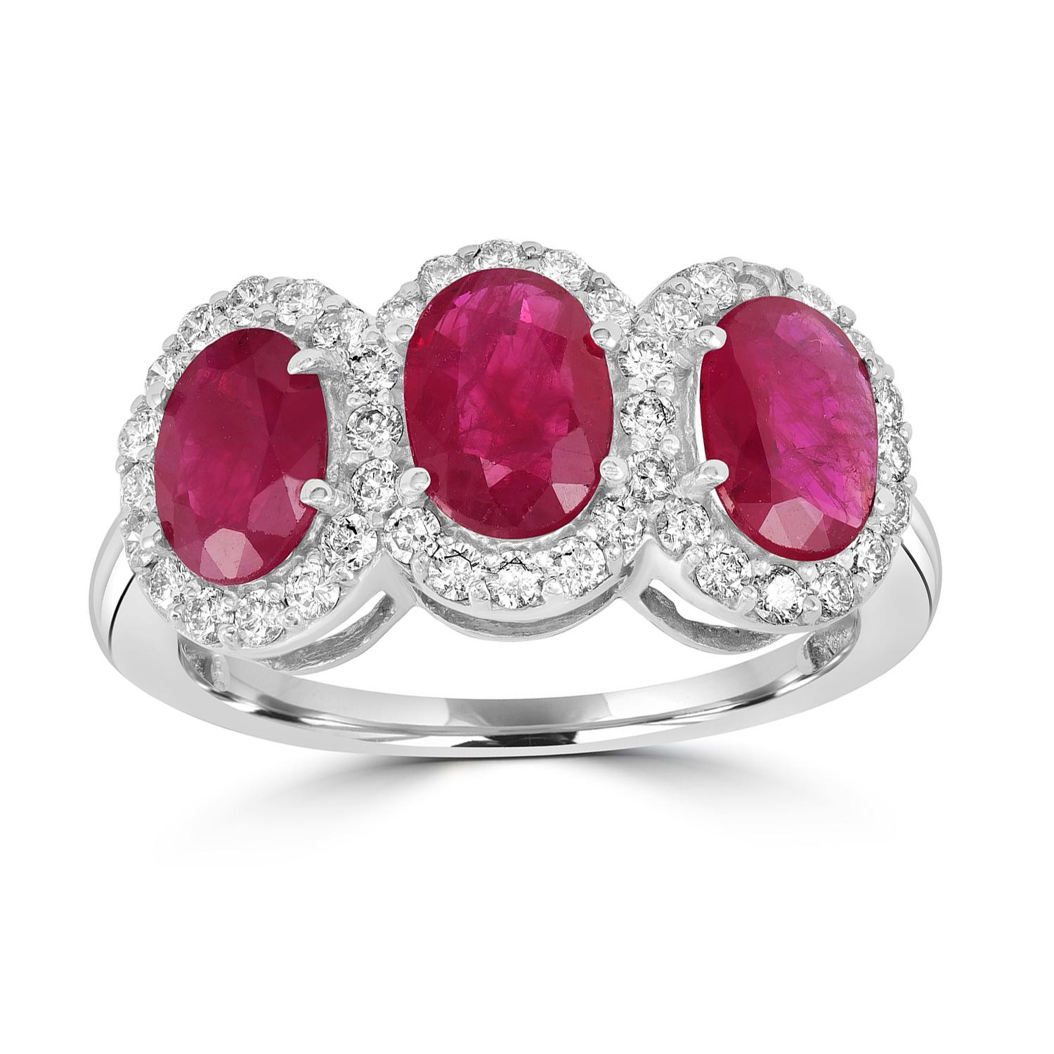 Art déco 3 Stone Ceylon Mosambique Ruby Band Ring With Diamonds Made In 18k White Gold (bague en or blanc 18 carats) en vente