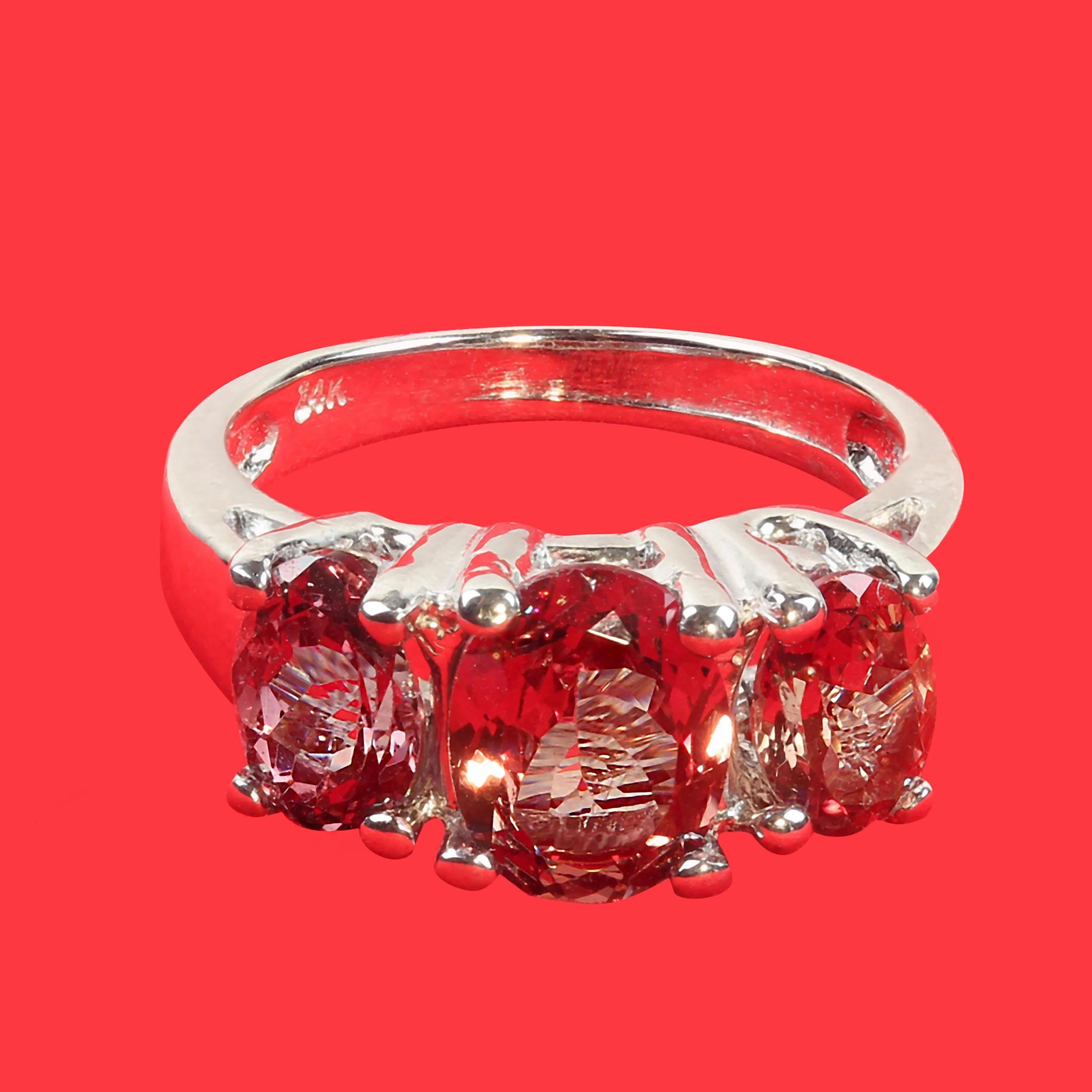 3 Stein Farbe Shift Granat Ring in 14K Weißgold Fassung  Januar Geburtsstein im Angebot 4