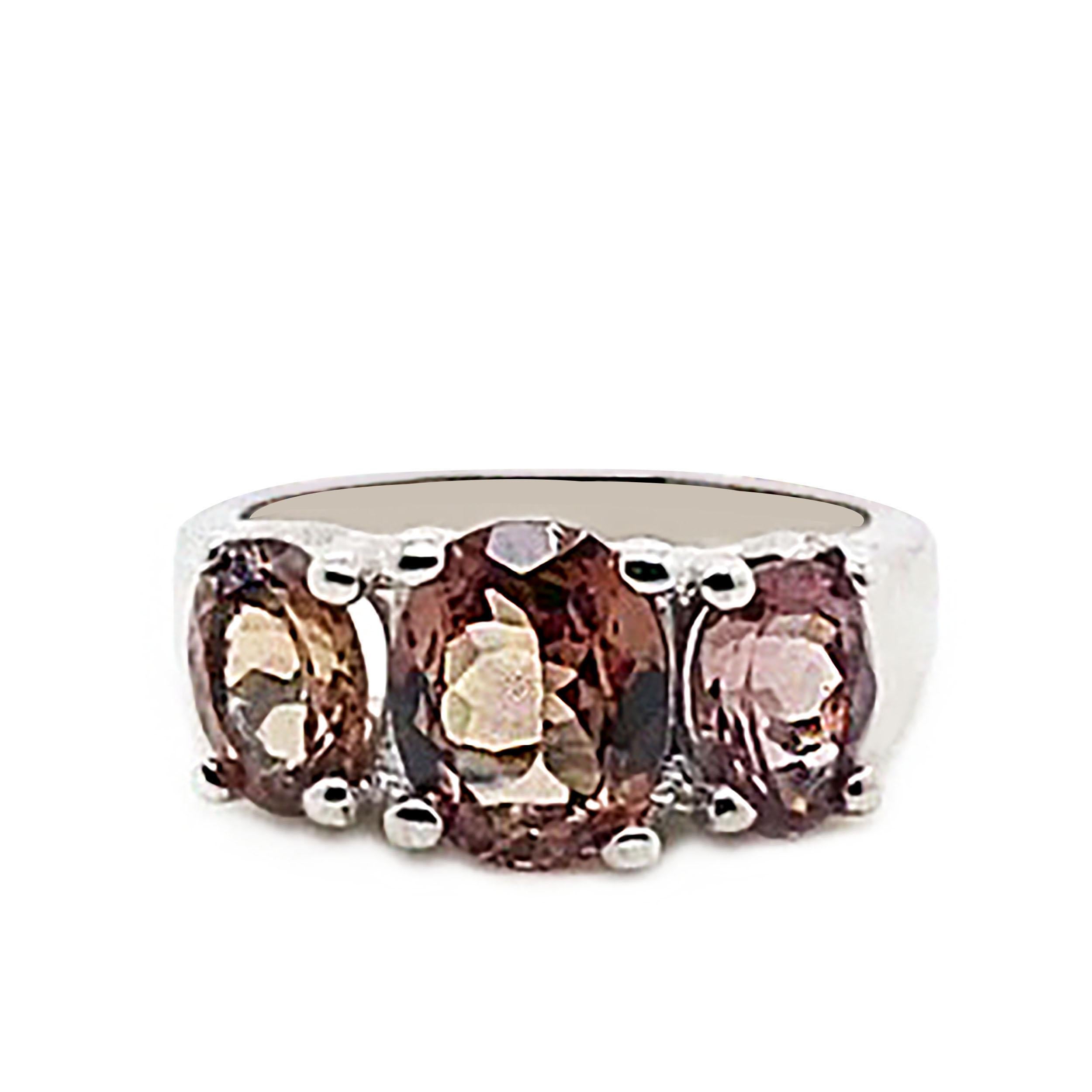 3 Stein Farbe Shift Granat Ring in 14K Weißgold Fassung  Januar Geburtsstein im Angebot 6