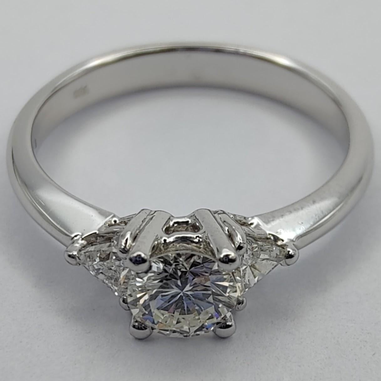 3-Stone Diamond Engagement Ring in 18K White Gold For Sale 4