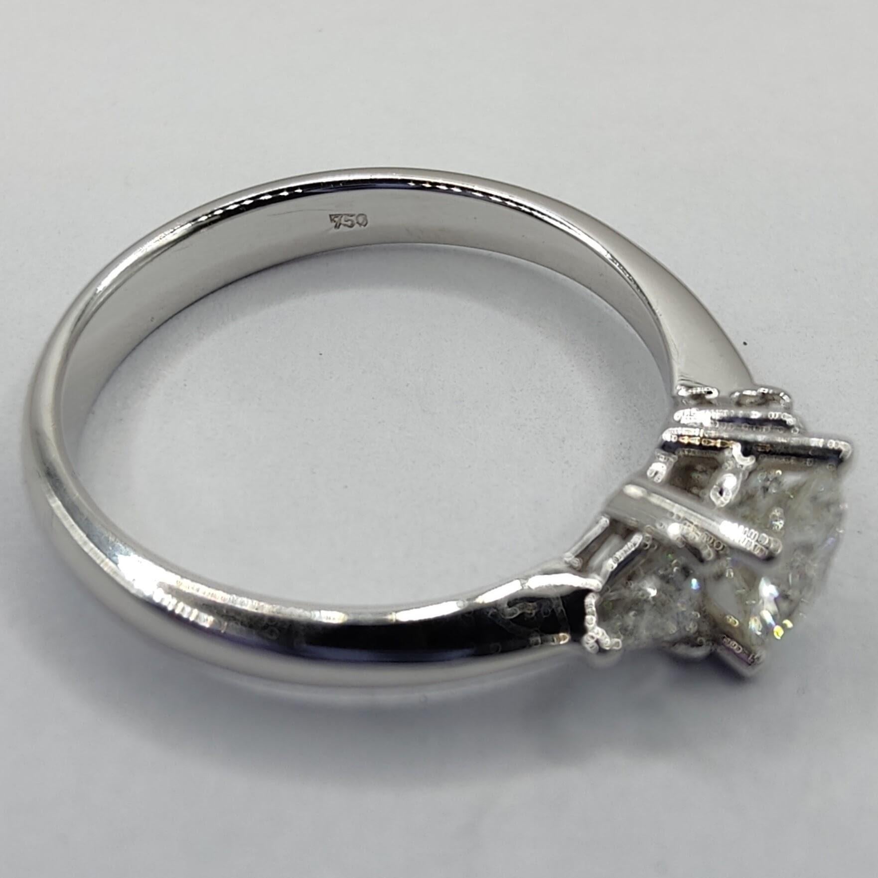 3-Stone Diamond Engagement Ring in 18K White Gold For Sale 5