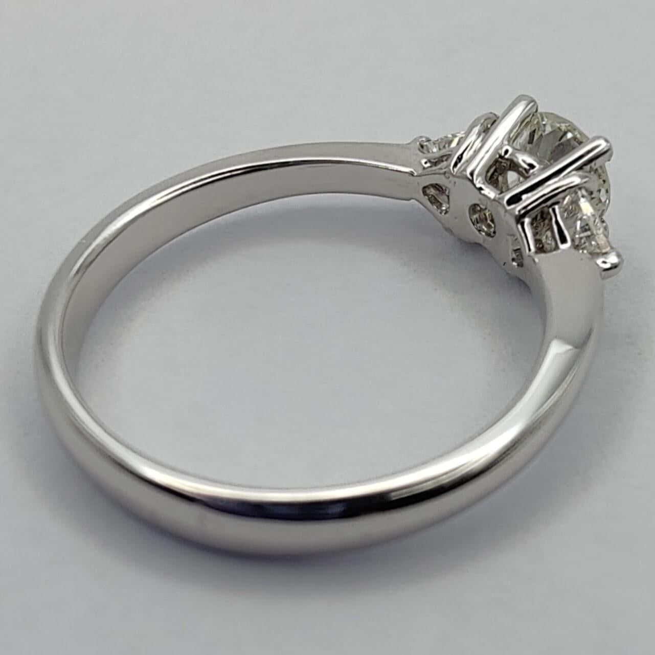 3-Stone Diamond Engagement Ring in 18K White Gold For Sale 6