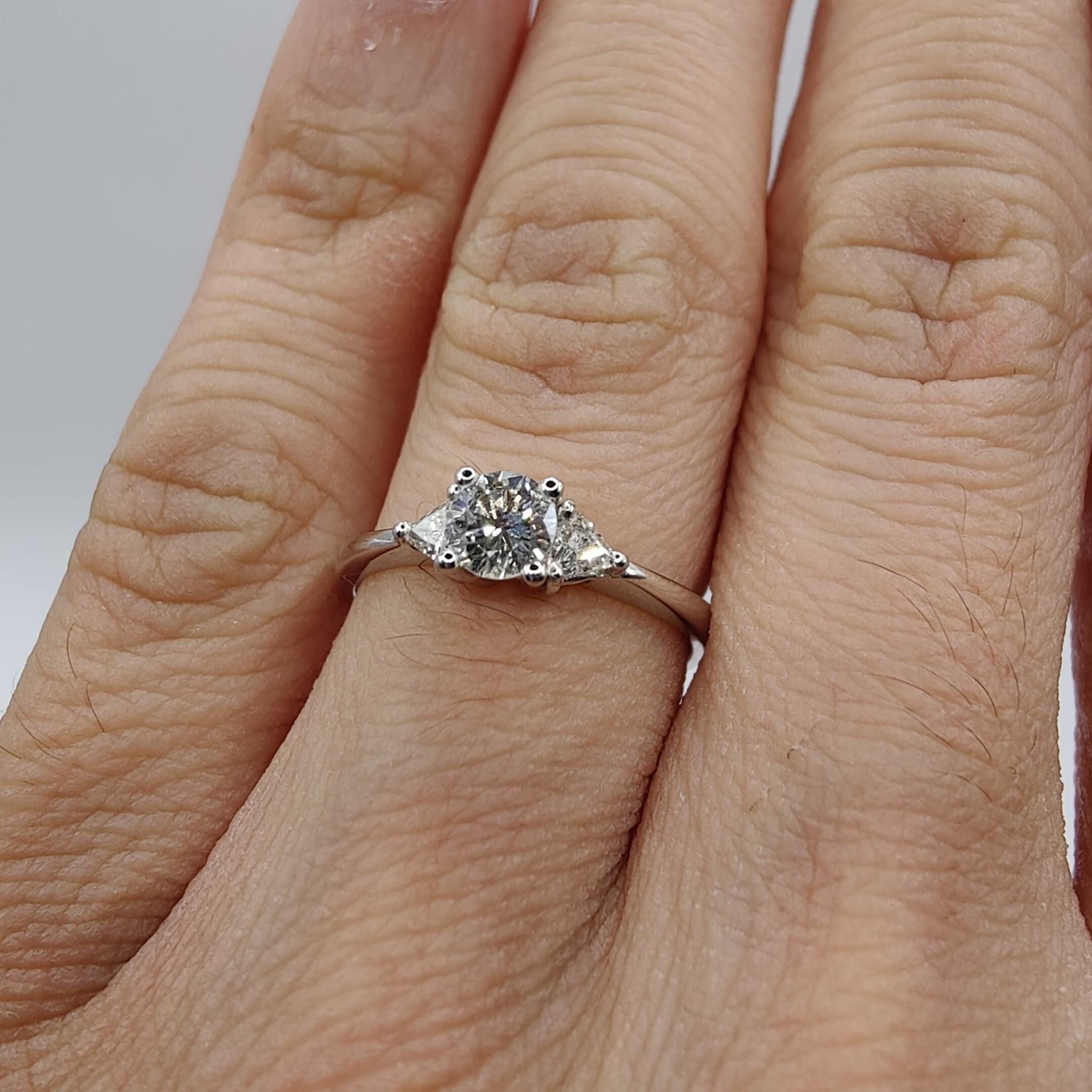 3-Stone Diamond Engagement Ring in 18K White Gold For Sale 8