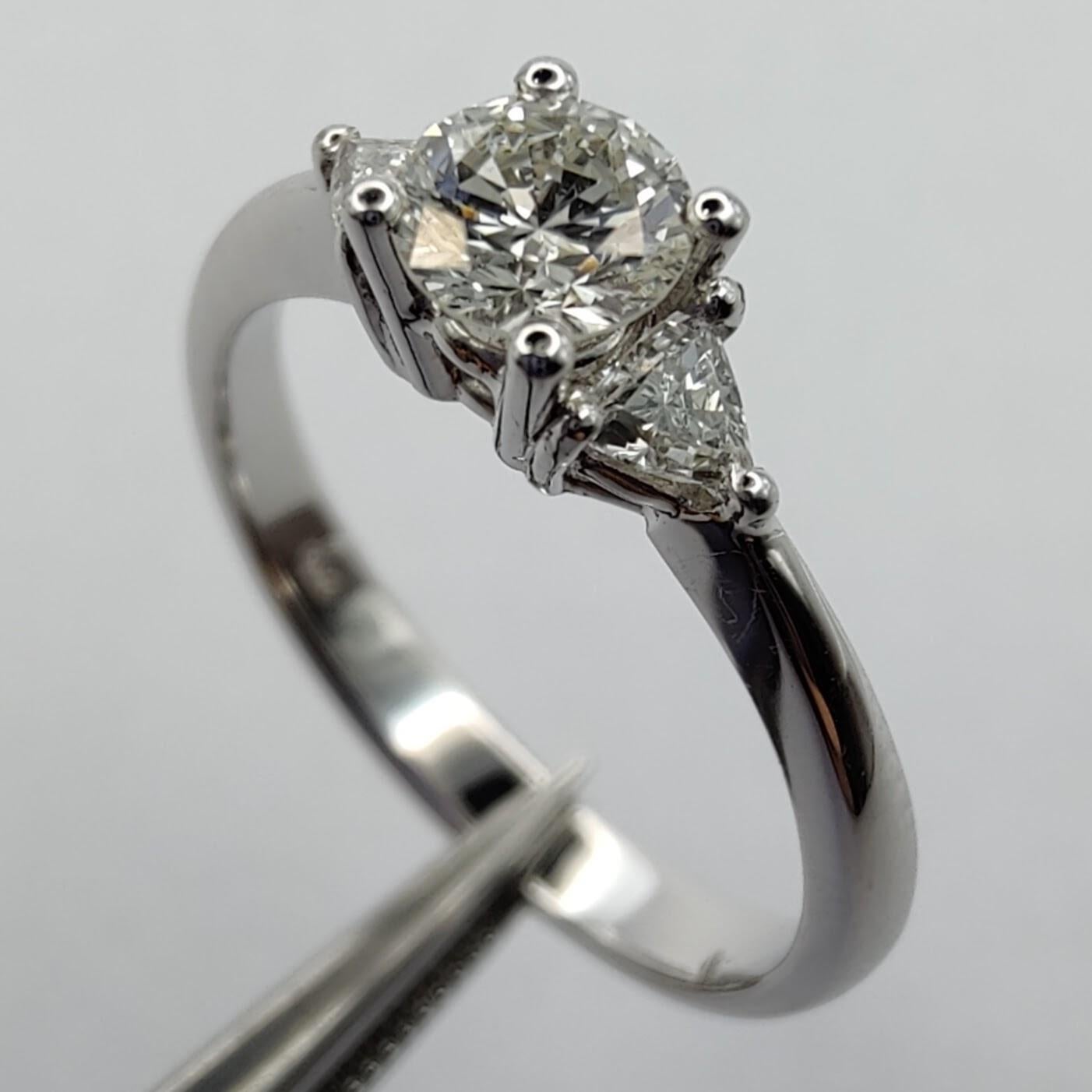 Contemporary 3-Stone Diamond Engagement Ring in 18K White Gold For Sale