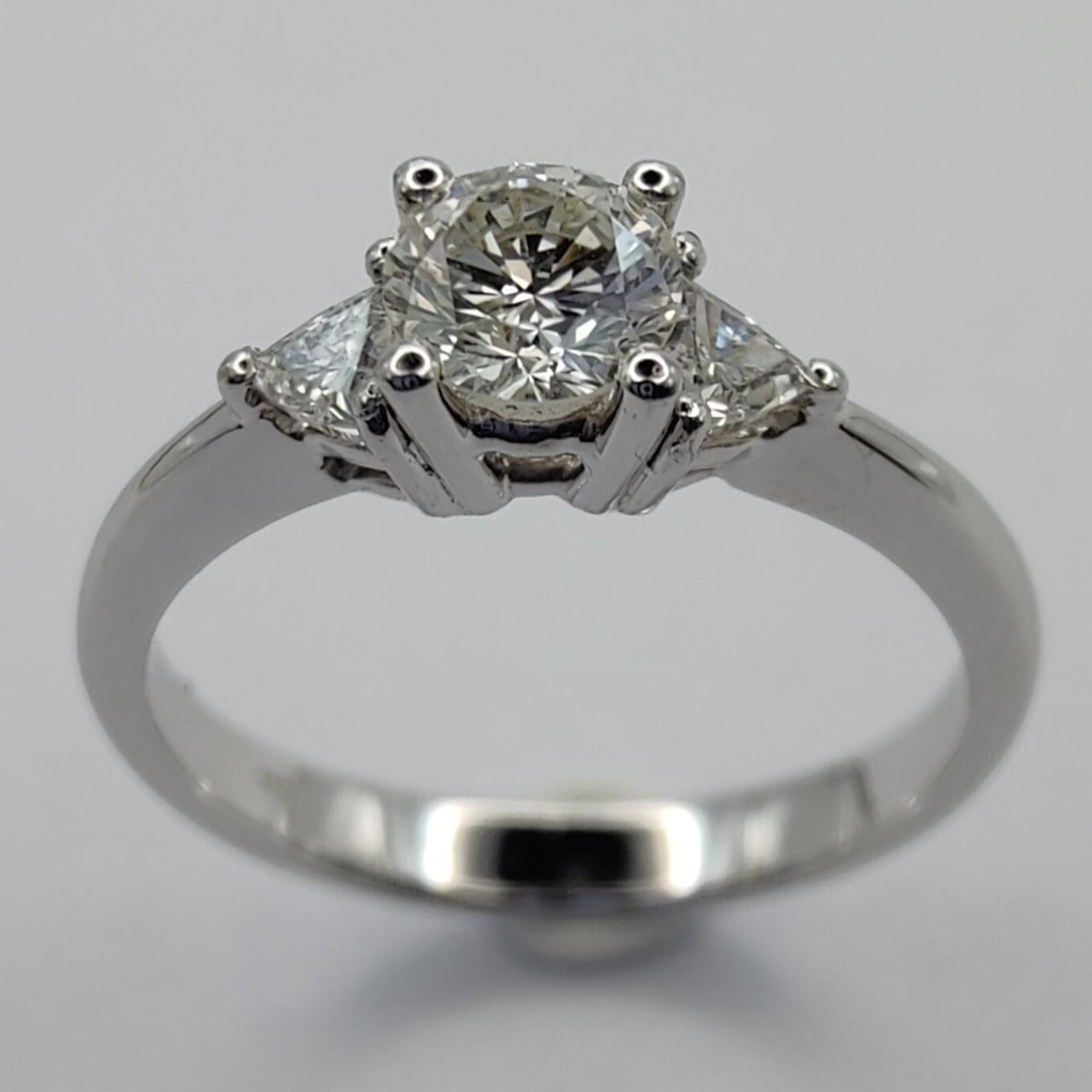 3-Stone Diamond Engagement Ring in 18K White Gold For Sale 1