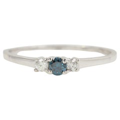 Anillo de 3 diamantes en oro blanco de 14 quilates Anillo de oro fino con diamantes azules y blancos