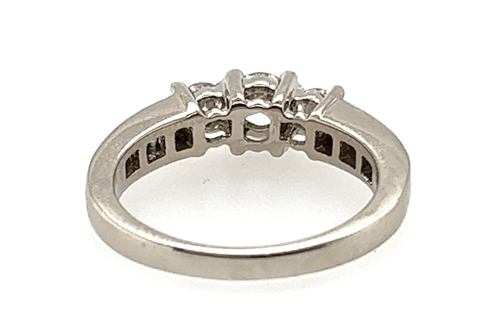 Women's 3 Stone Diamond Ring .85ct Round Brilliant Wedding Ring Set 14K Brand New For Sale