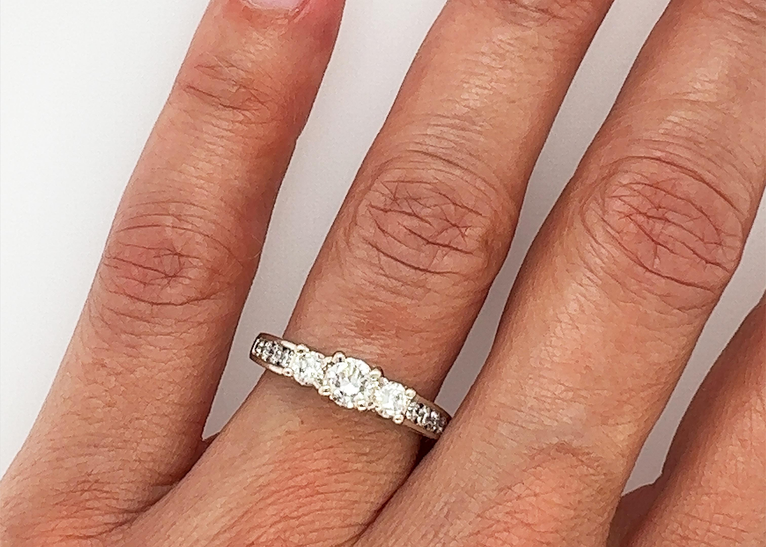 3 Stone Diamond Ring .85ct Round Brilliant Wedding Ring Set 14K Brand New For Sale 1