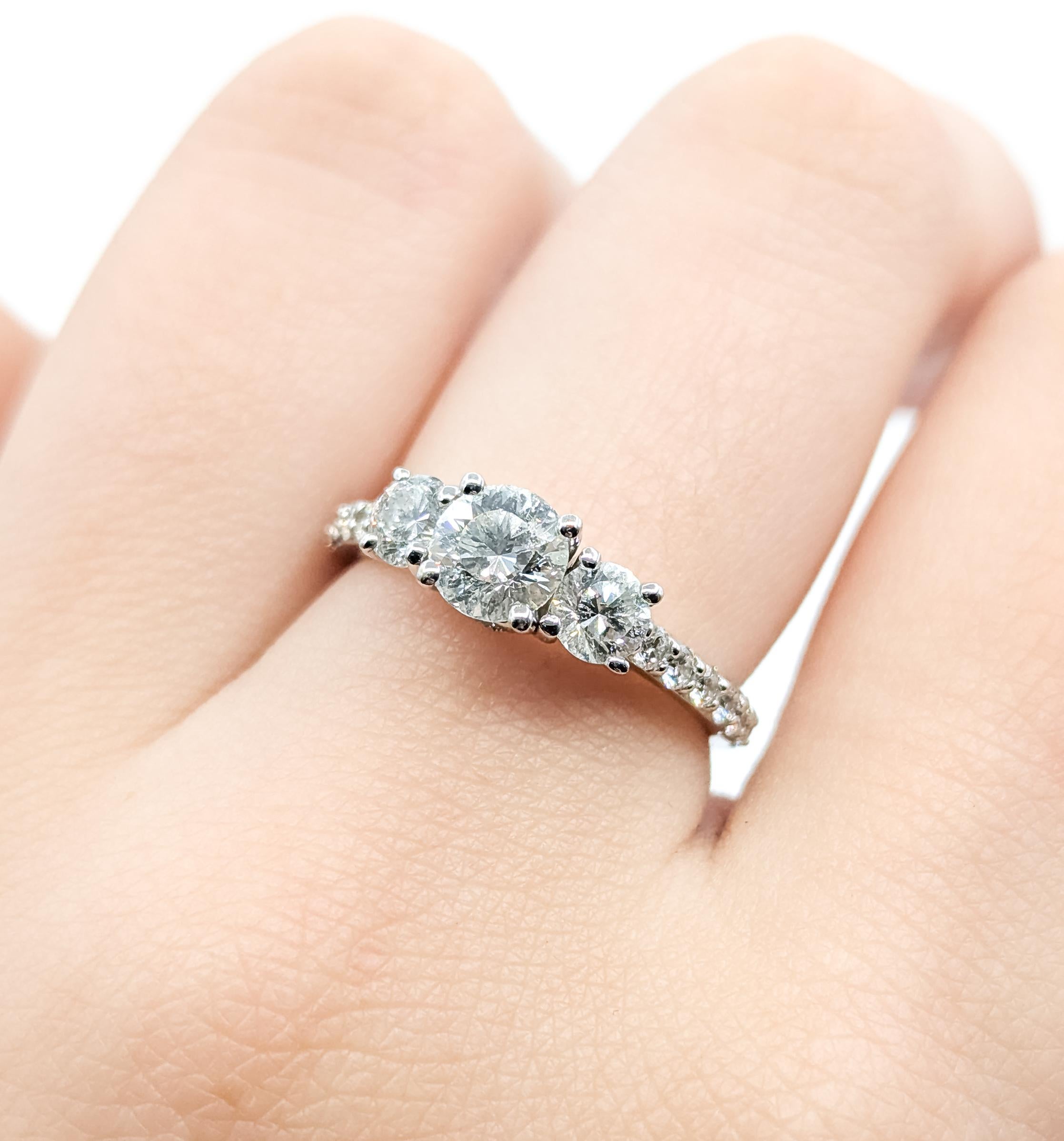 Anello con 3 pietre e diamanti in oro bianco 14k In condizioni ottime in vendita a Bloomington, MN