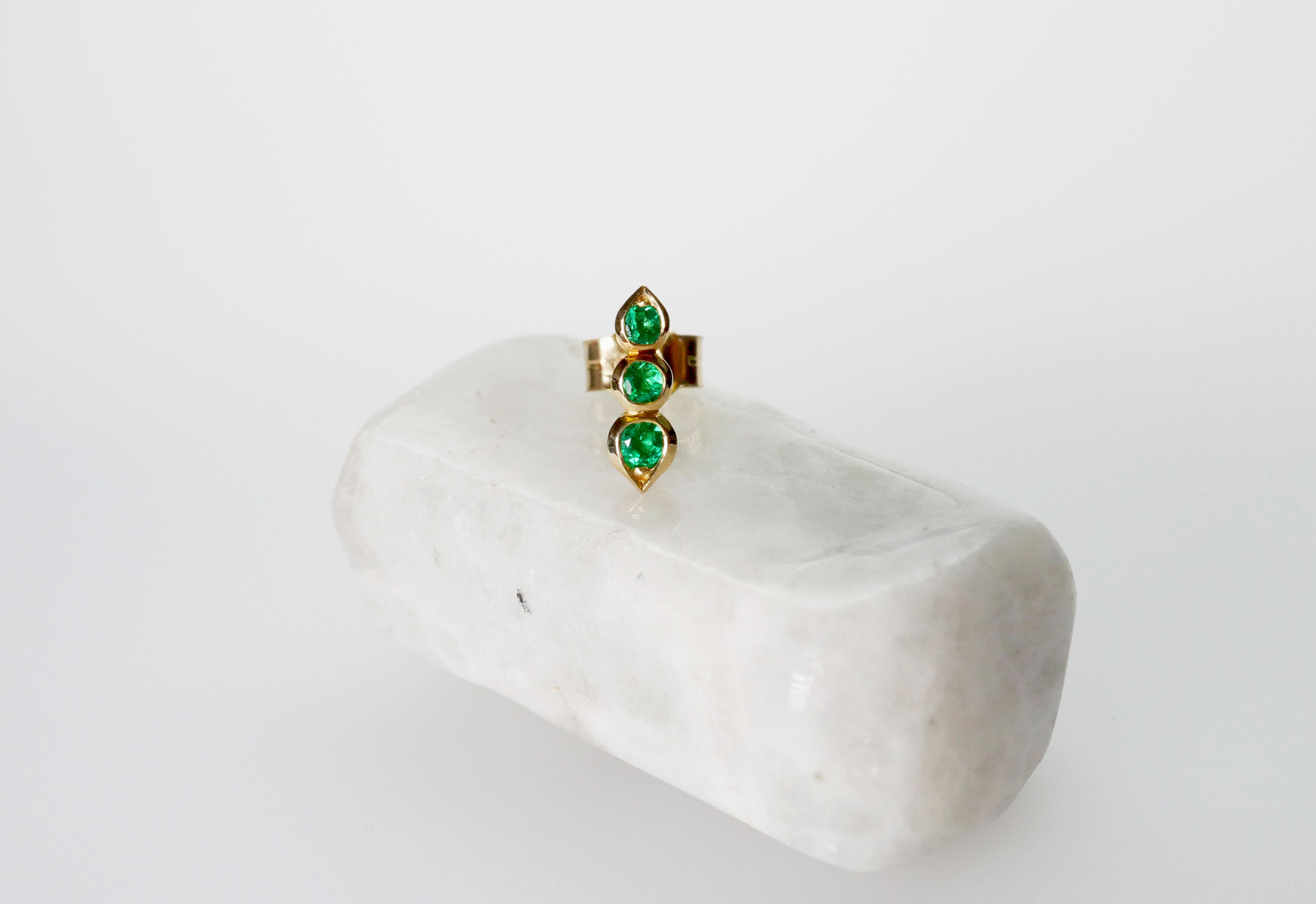 Round Cut 3 Stone Emerald Crawler Single Earring in 18 Karat Yellow Gold For Sale