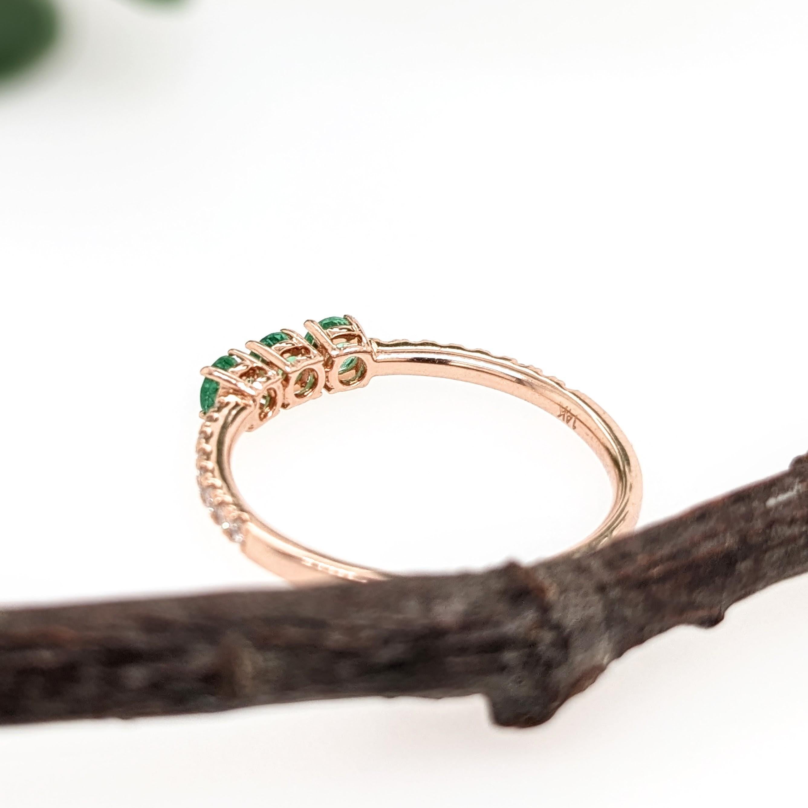 3 Stein Smaragd-Ring mit natürlichen Diamanten aus massivem 14K Gelbgold, rund, 3 mm Damen im Angebot