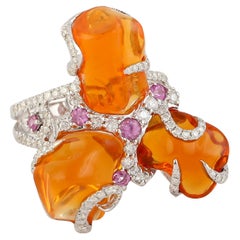 Anillo De 3 Piedras De Ópalo De Fuego Equipado Con Zafiro Y Diamantes En Oro Blanco De 18k