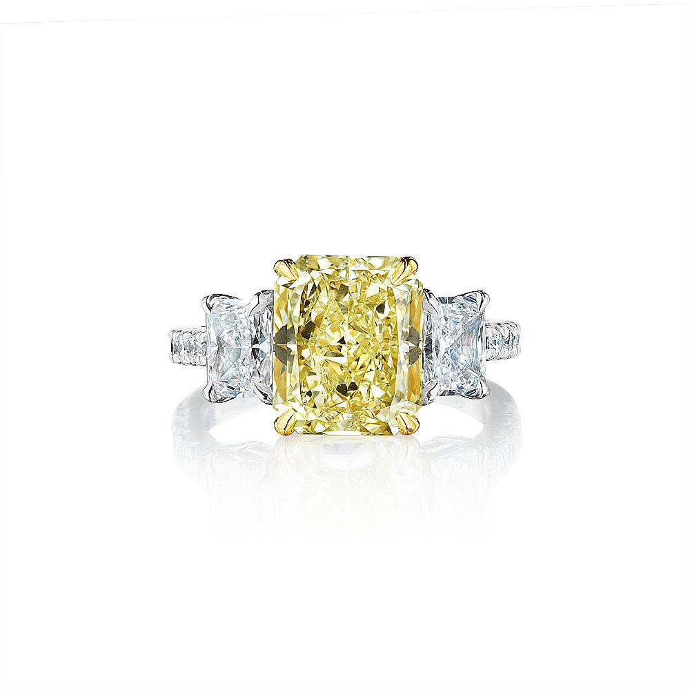 3 Stone GIA Certified Yellow Radiant Cut Diamond Ring In New Condition For Sale In New York, NY