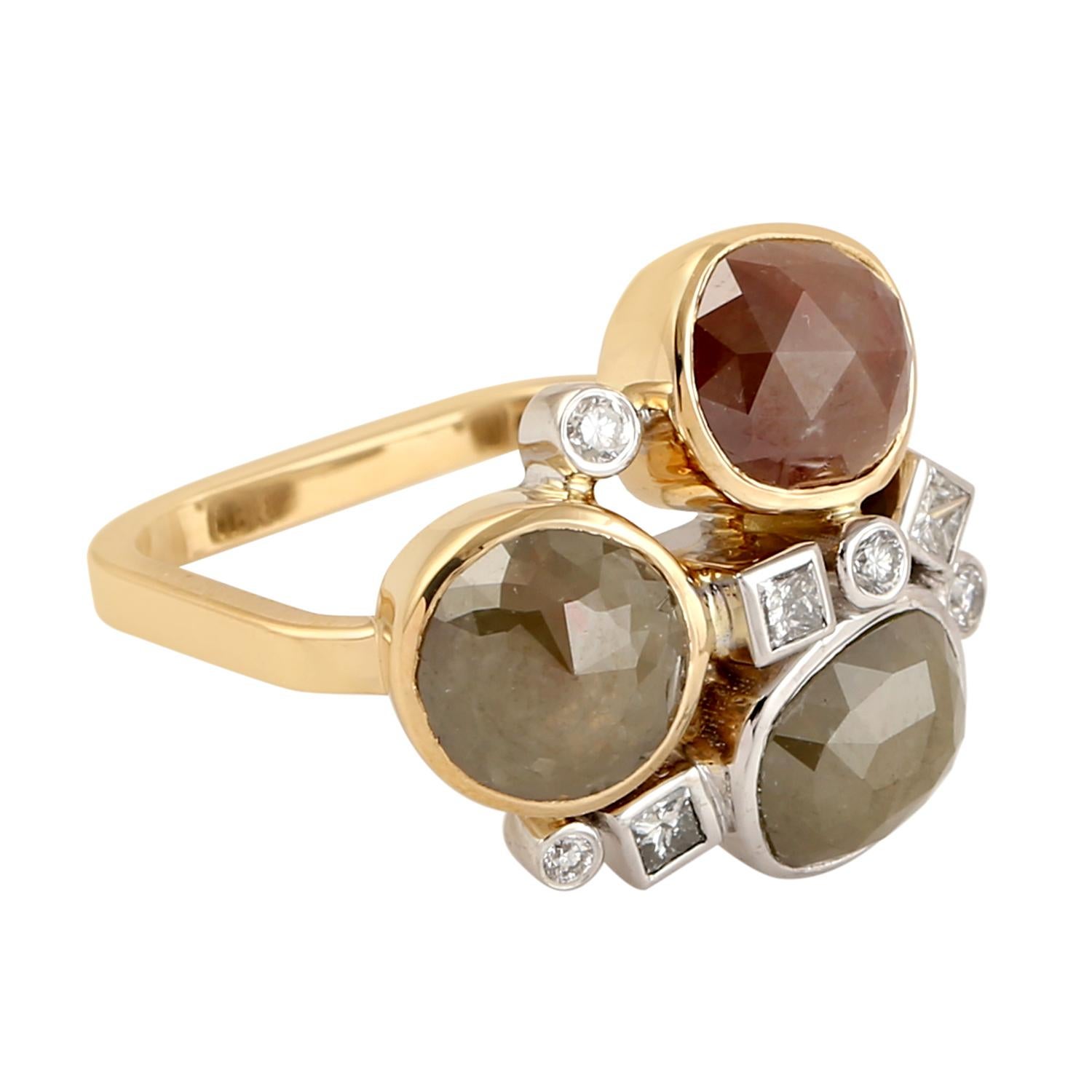 Mixed Cut 3 Stone ice Diamond Cocktail Ring in 18k yellow gold For Sale