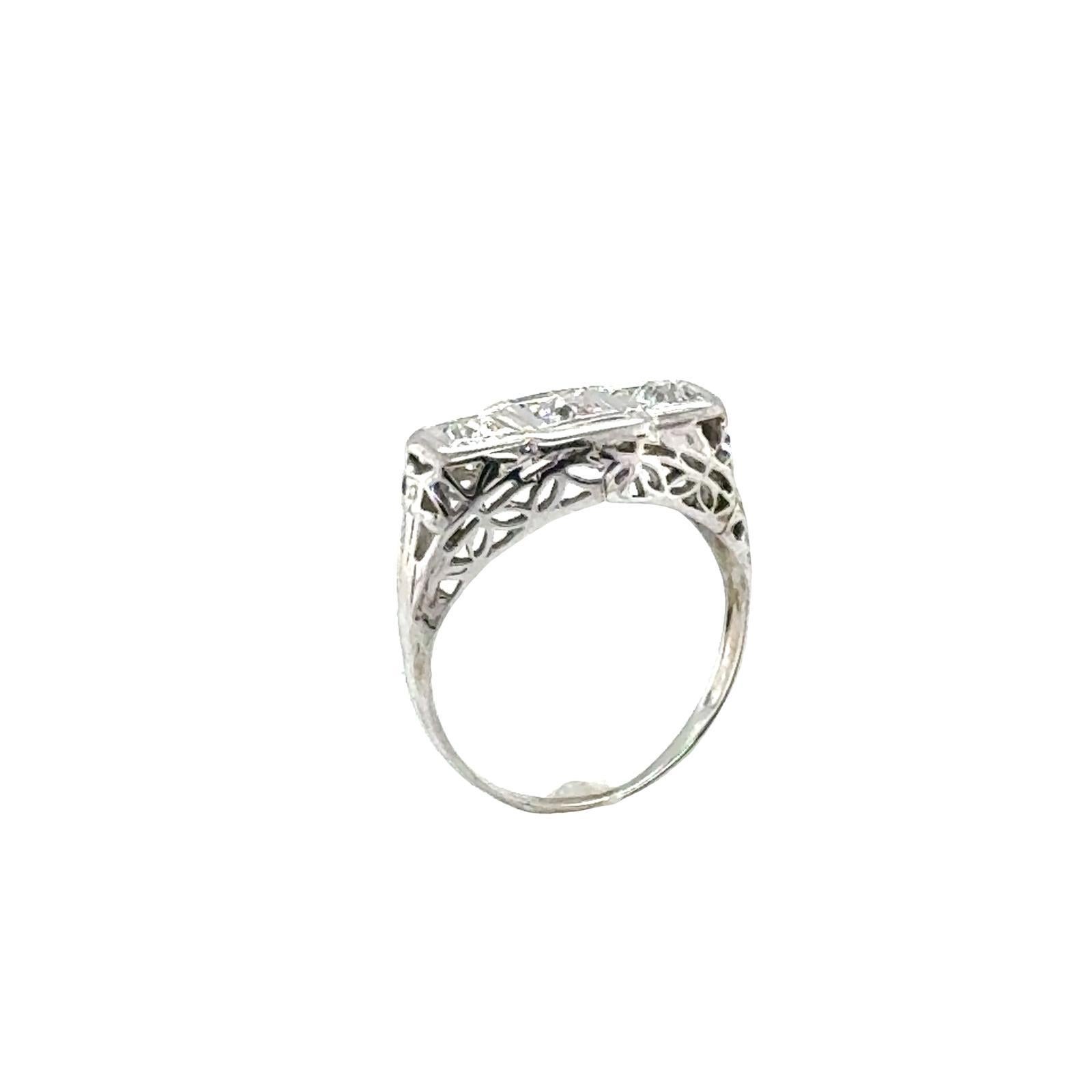 3 Stone Old European Diamond 18 Karat White Gold Filigree Band Ring In Excellent Condition For Sale In Boca Raton, FL