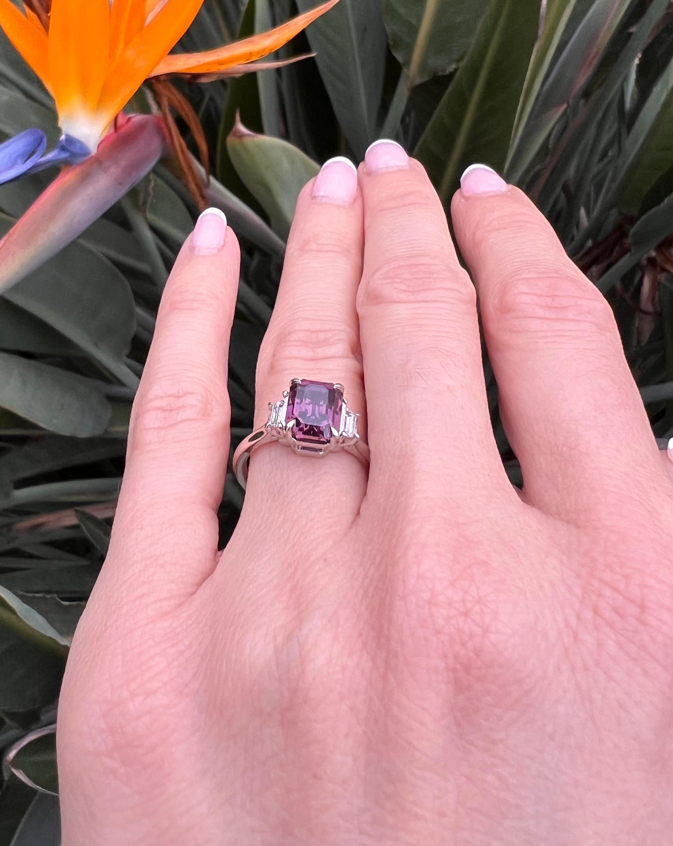 Three Stone Platinum 3.78-carat Sapphire Ring – Love, Strength & Elegance - GIA For Sale 5