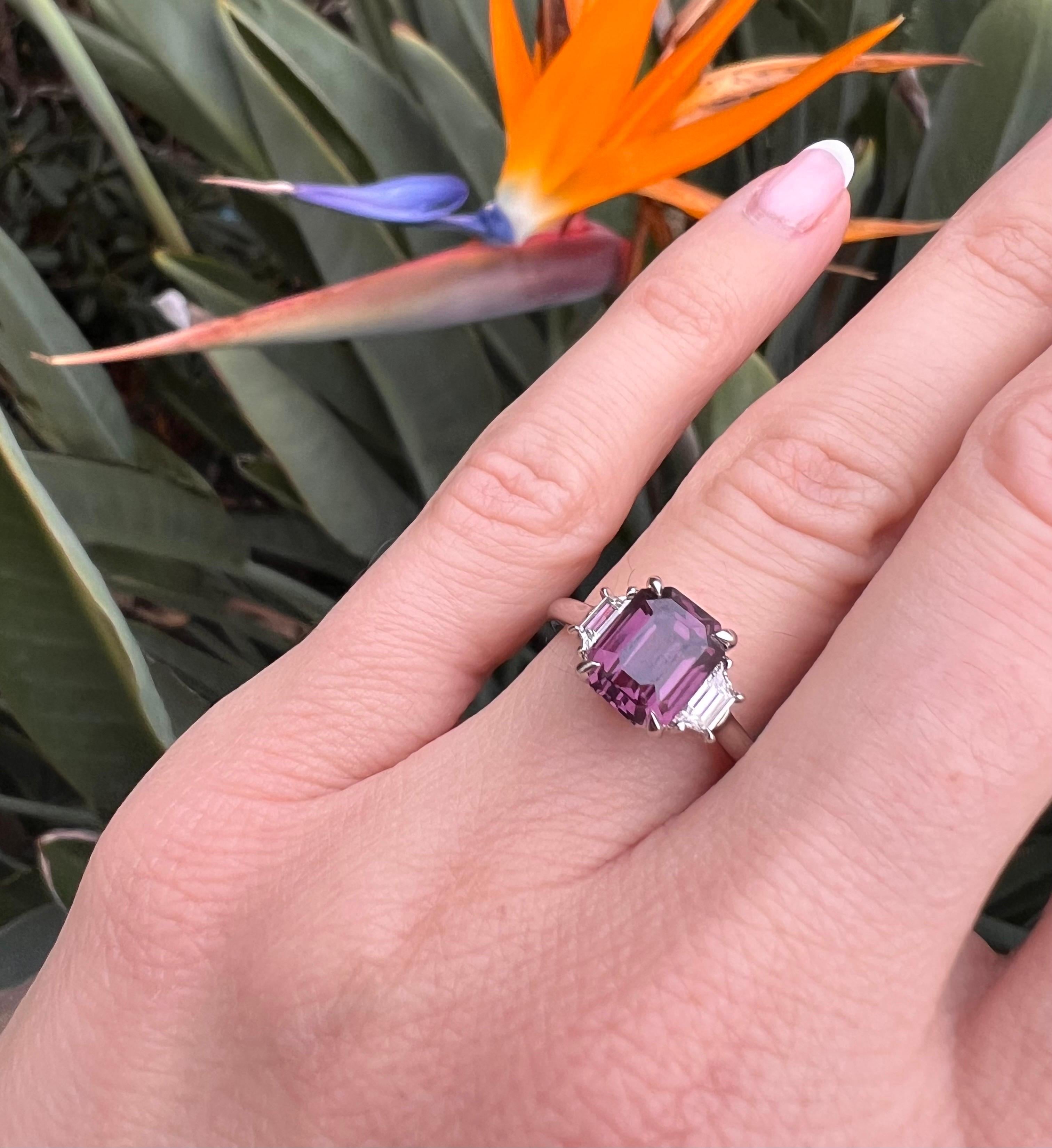 Three Stone Platinum 3.78-carat Sapphire Ring – Love, Strength & Elegance - GIA For Sale 7