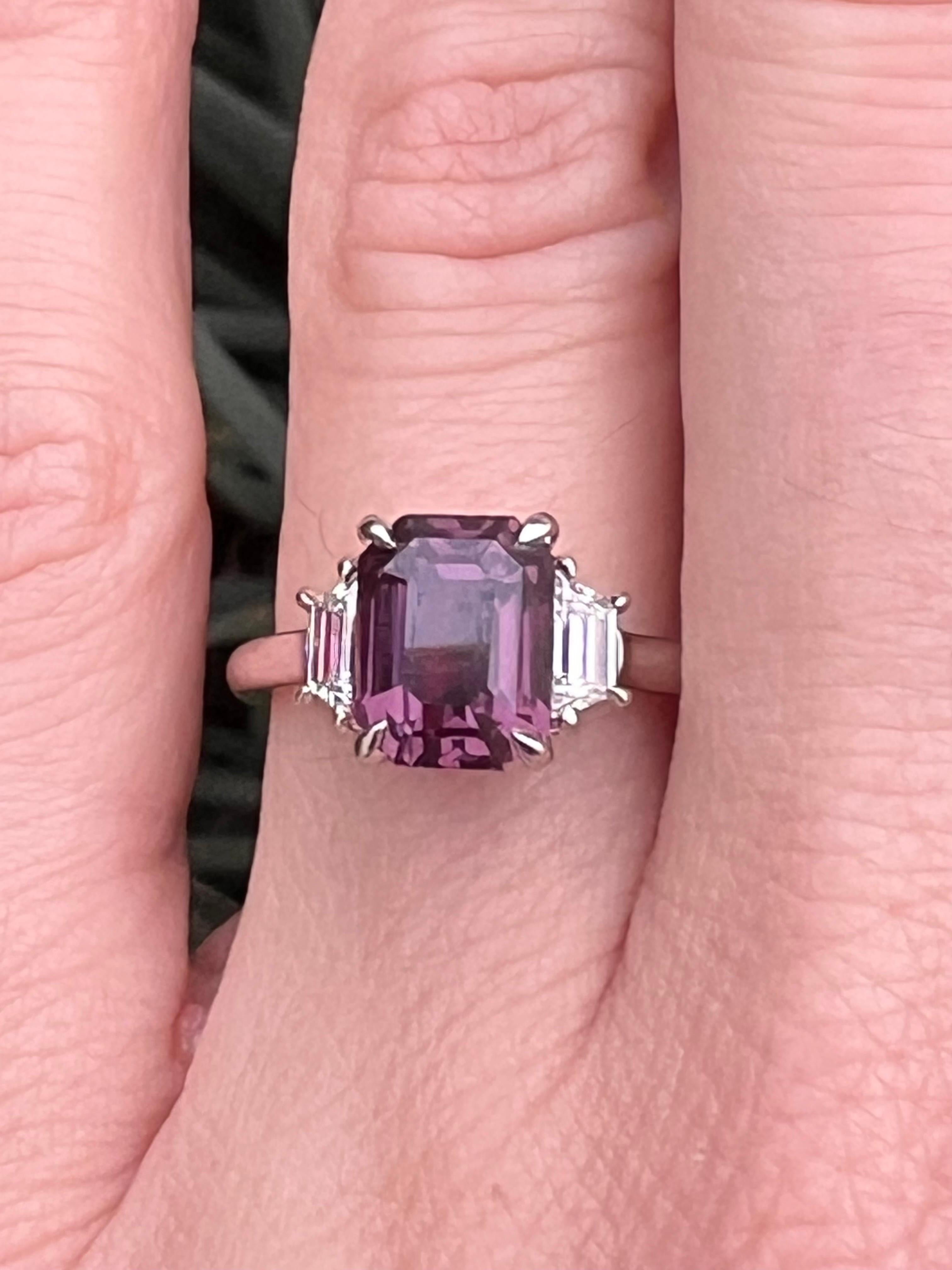 Three Stone Platinum 3.78-carat Sapphire Ring – Love, Strength & Elegance - GIA For Sale 1
