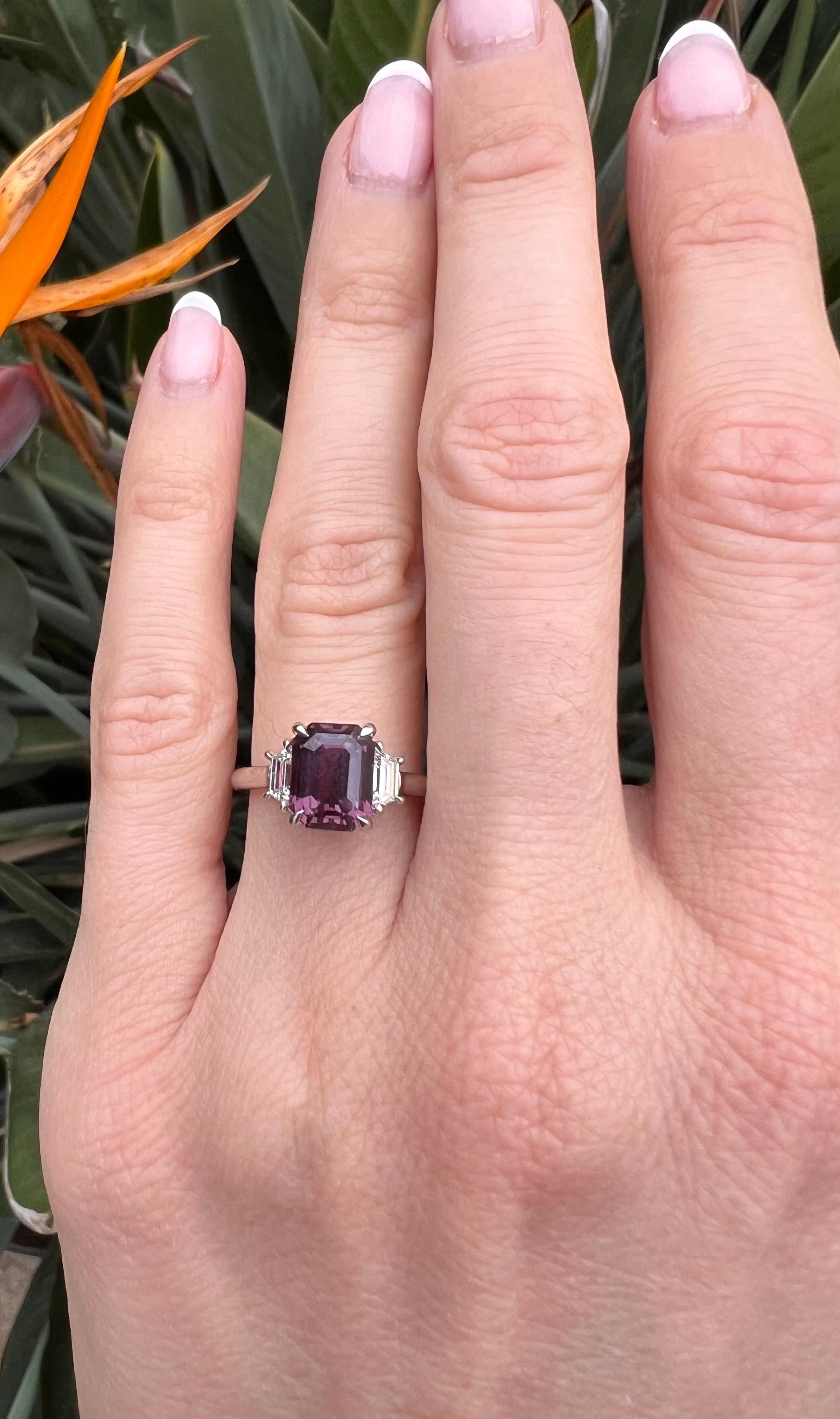 Three Stone Platinum 3.78-carat Sapphire Ring – Love, Strength & Elegance - GIA For Sale 3